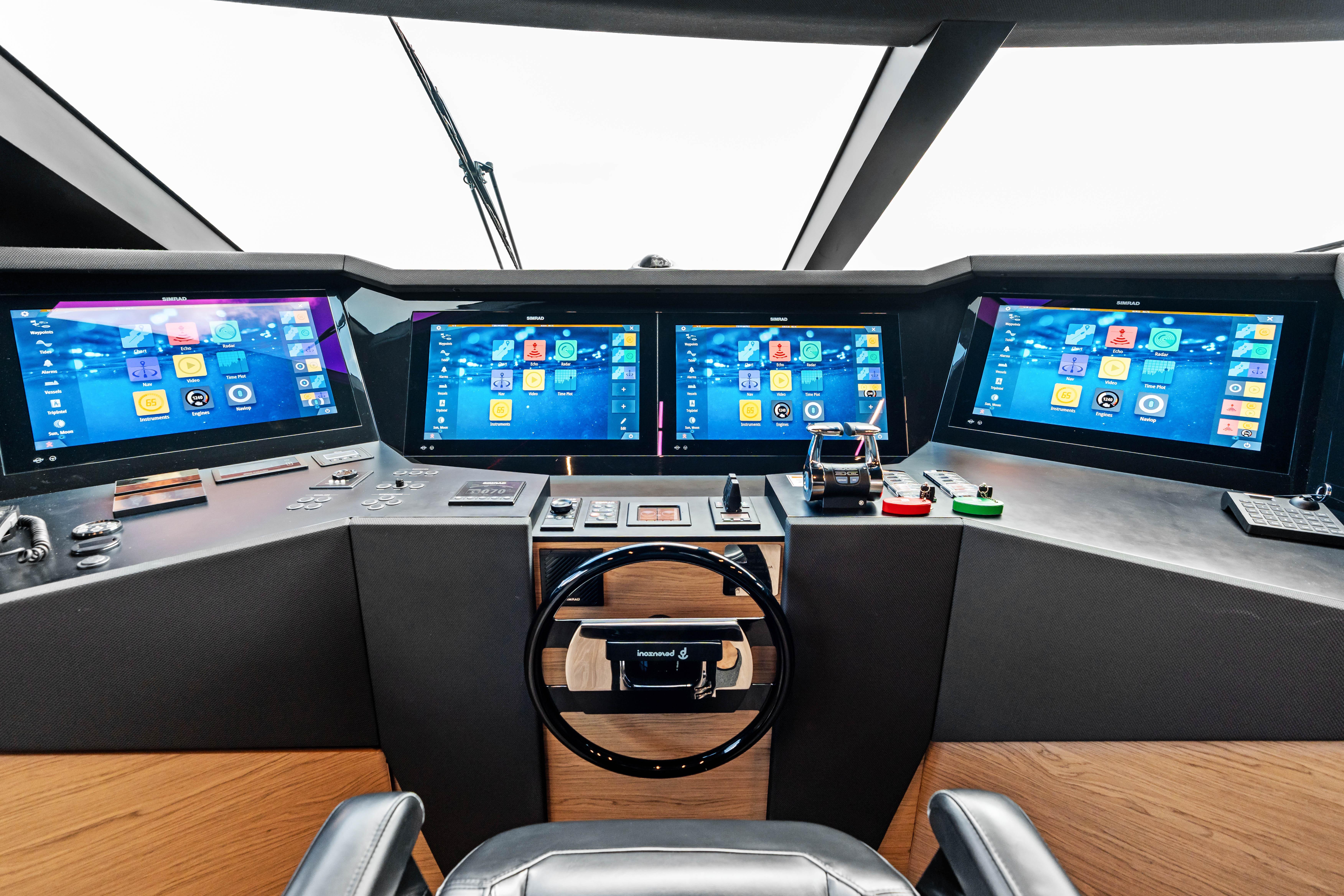 2021 Ferretti Yachts 92 