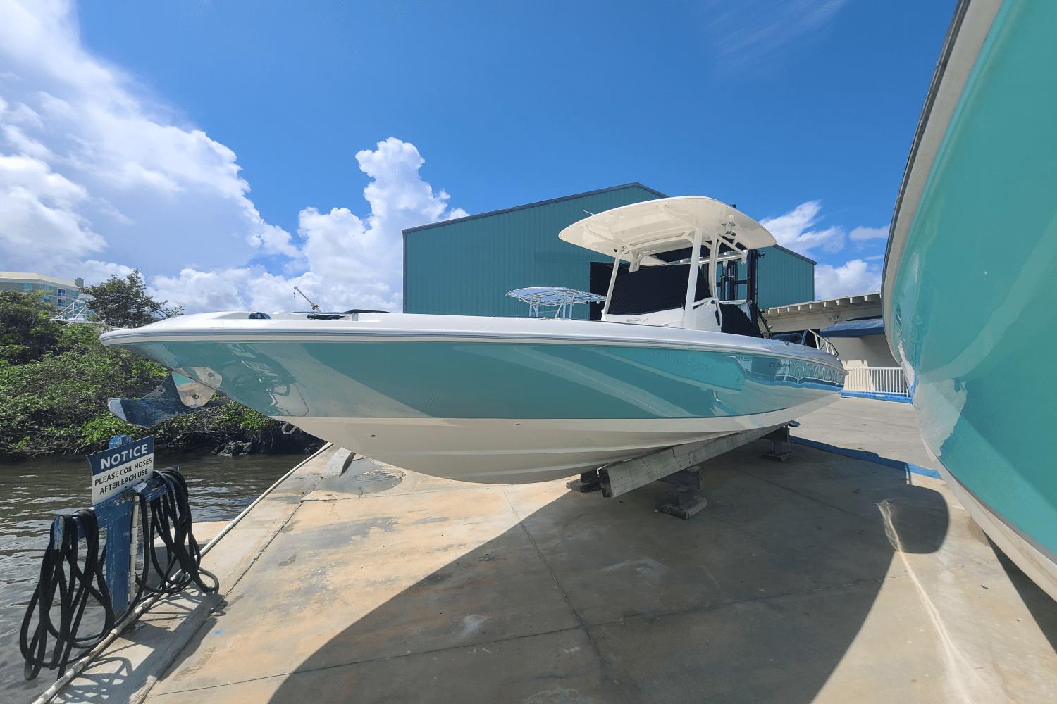2015 Boston Whaler 270 Dauntless