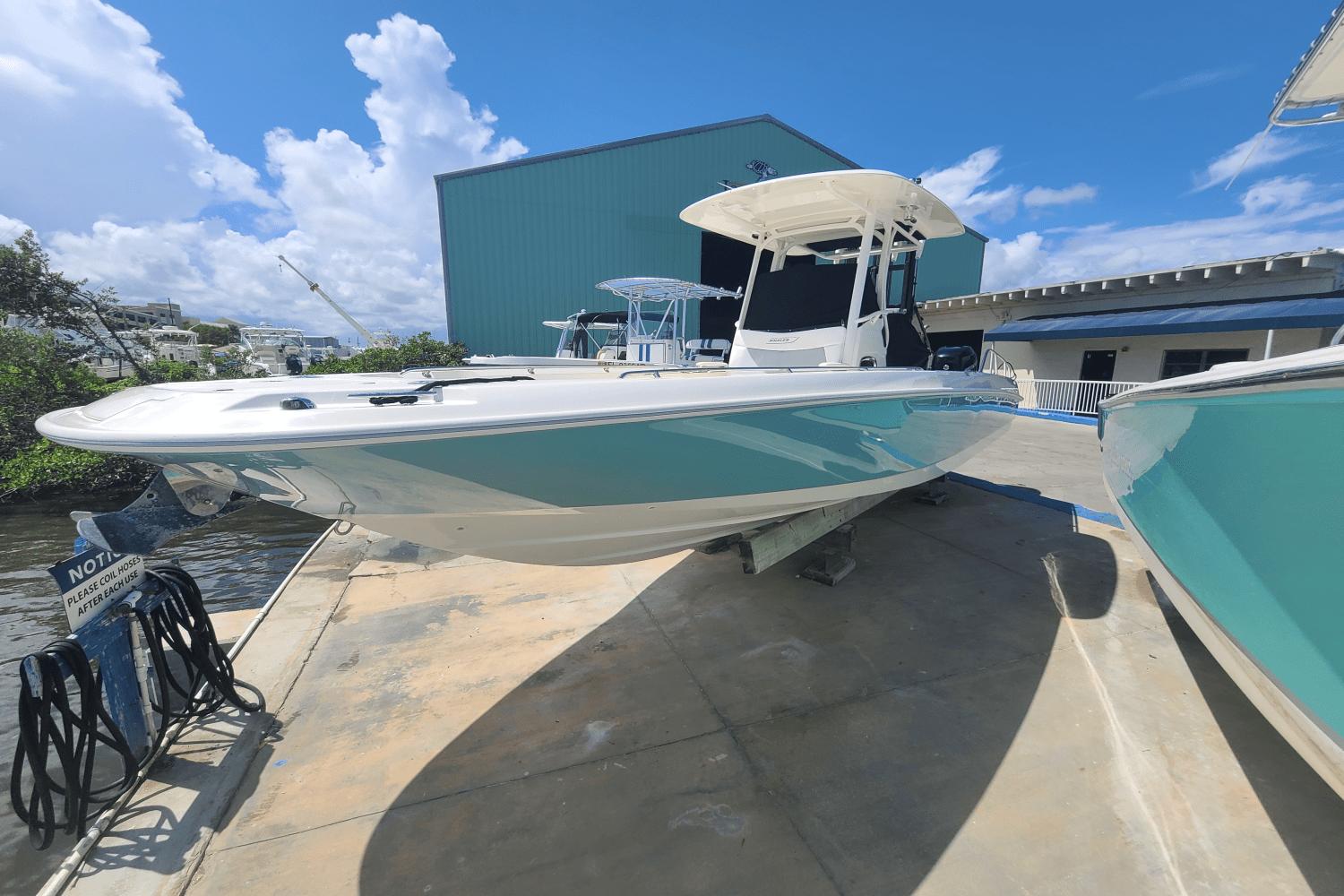 2015 Boston Whaler 270 Dauntless