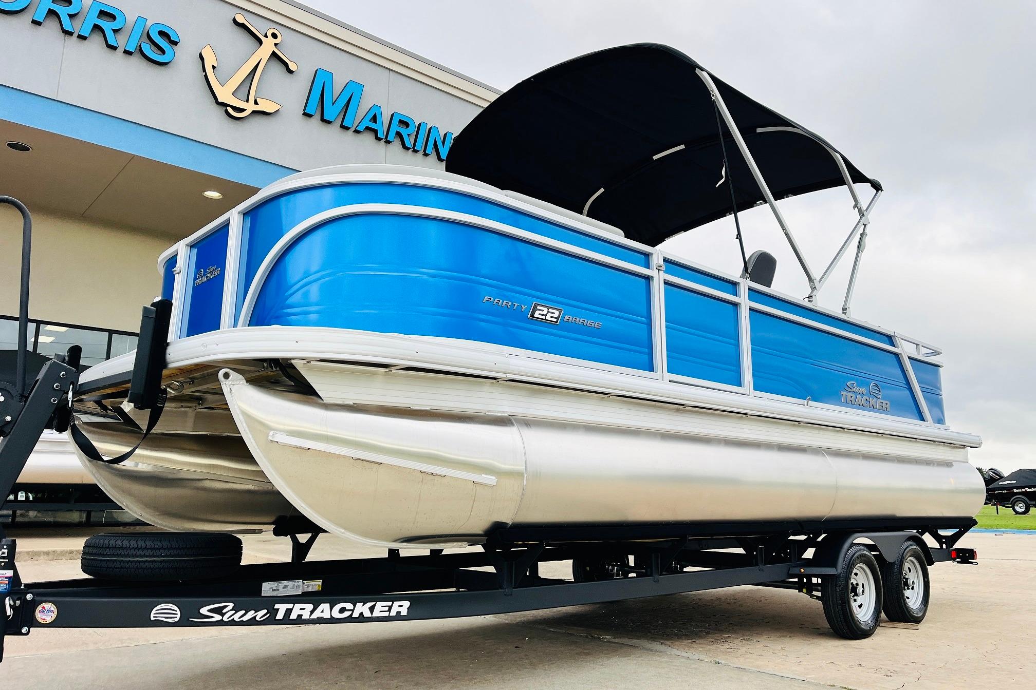 2026 Sun Tracker Party Barge 22 RF DLX