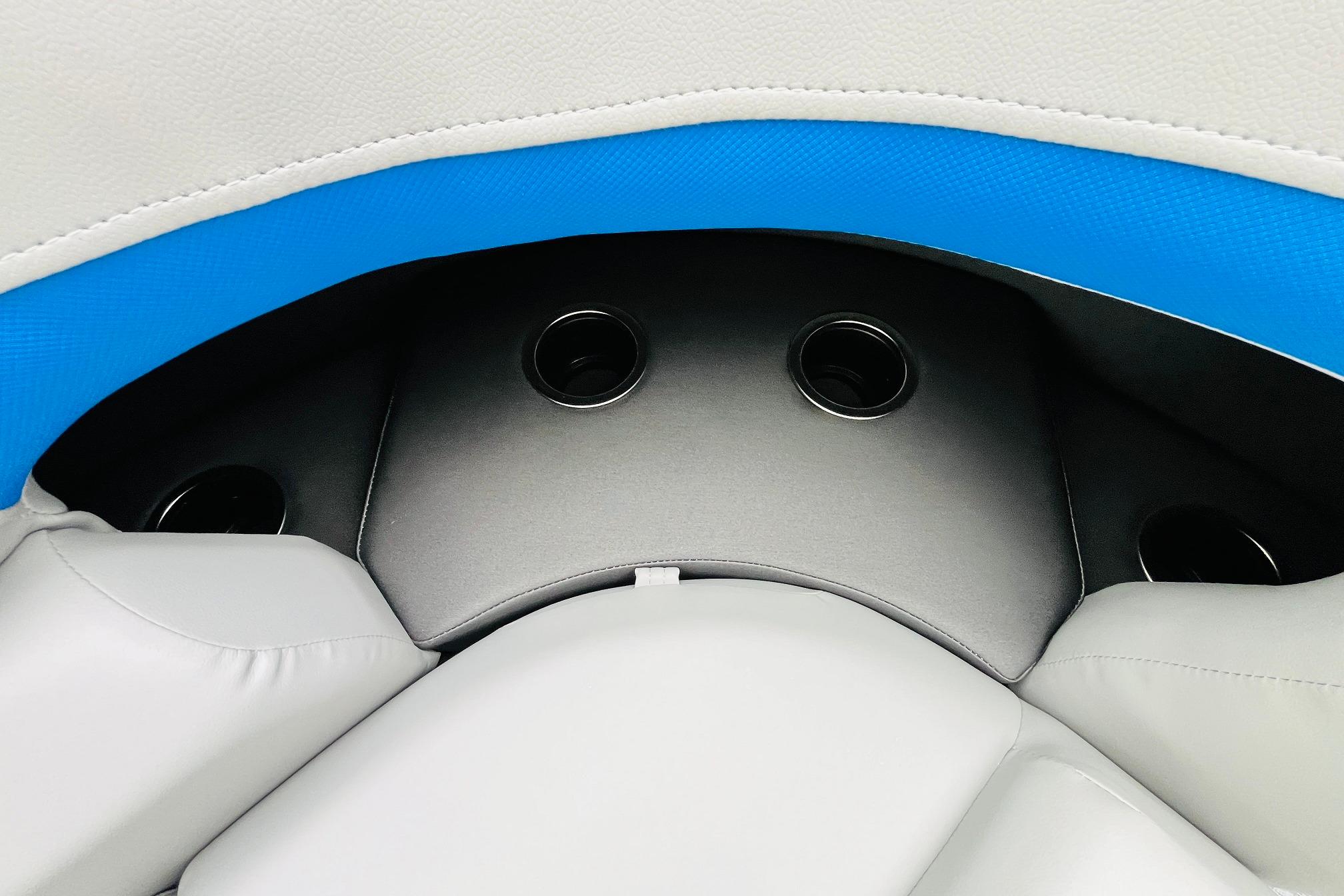 2026 Sun Tracker Party Barge 22 RF DLX