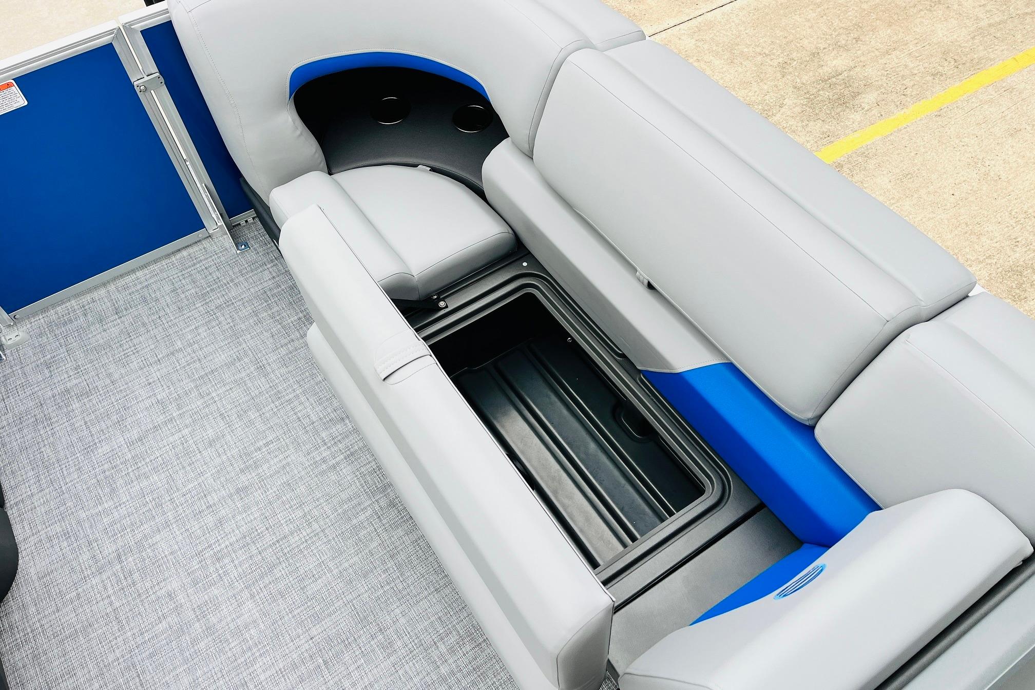 2026 Sun Tracker Party Barge 22 RF DLX