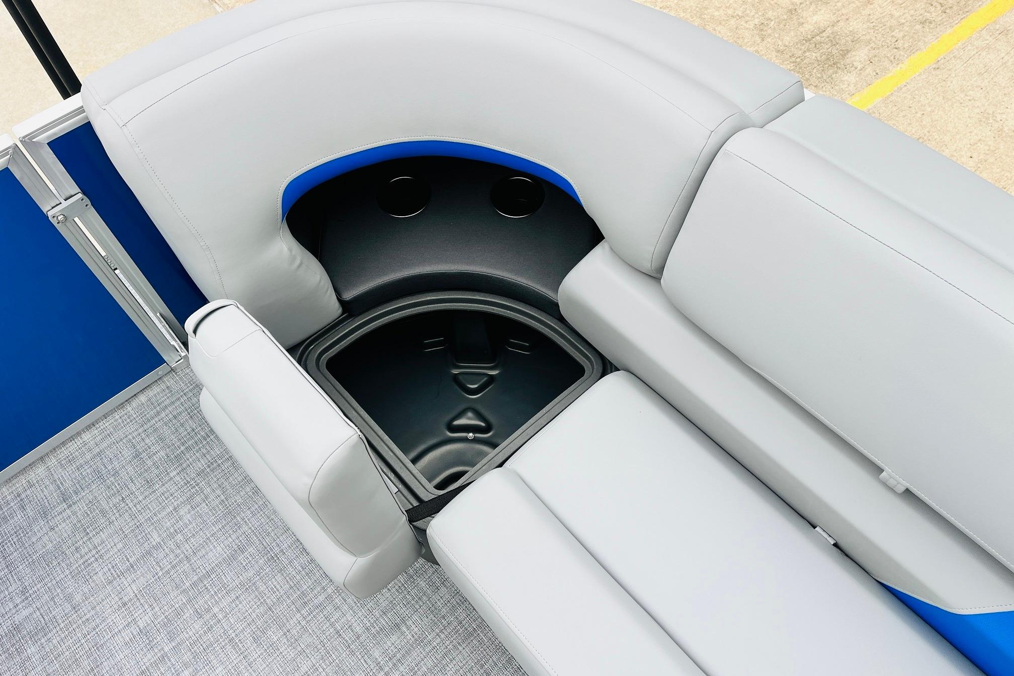 2026 Sun Tracker Party Barge 22 RF DLX