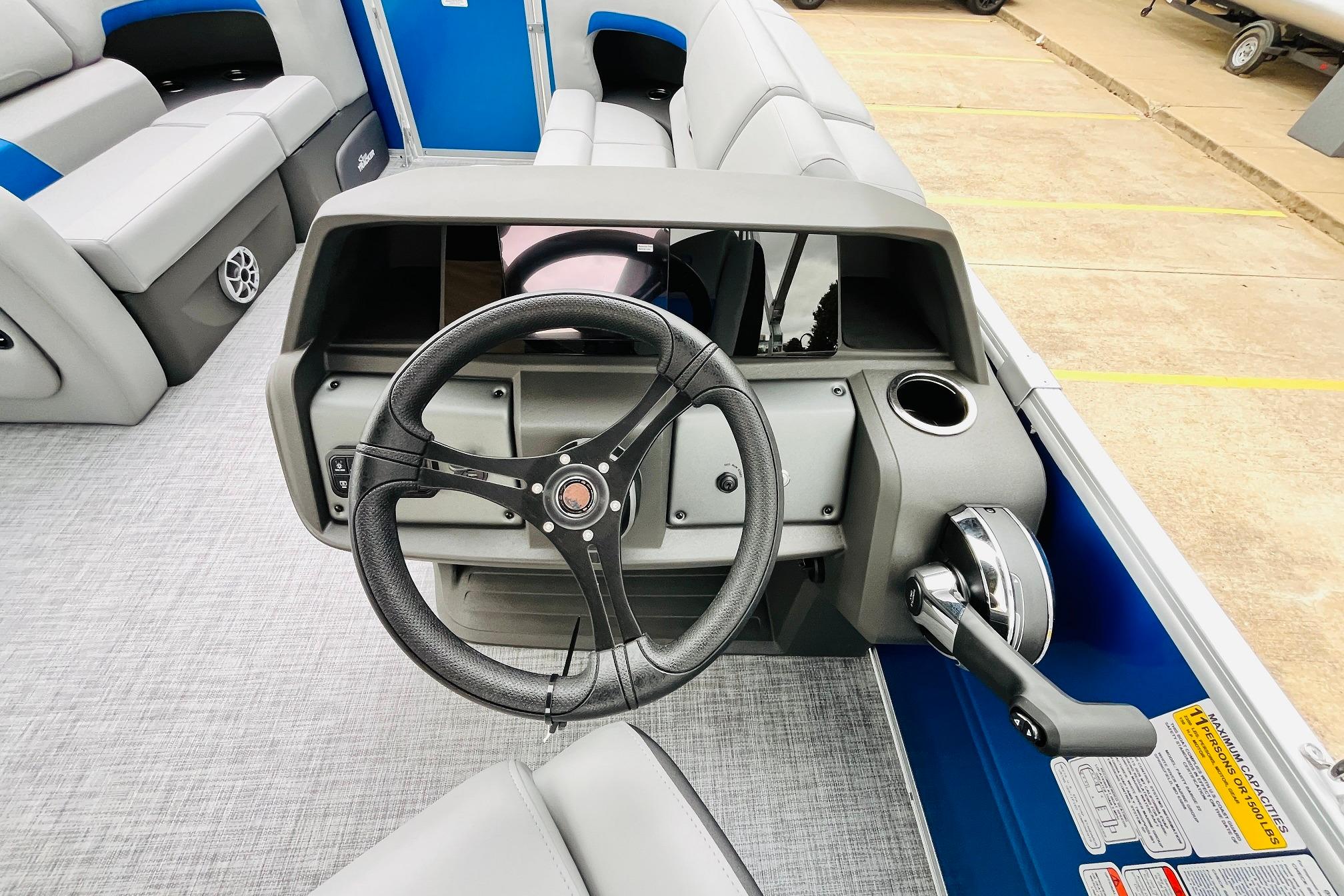 2026 Sun Tracker Party Barge 22 RF DLX