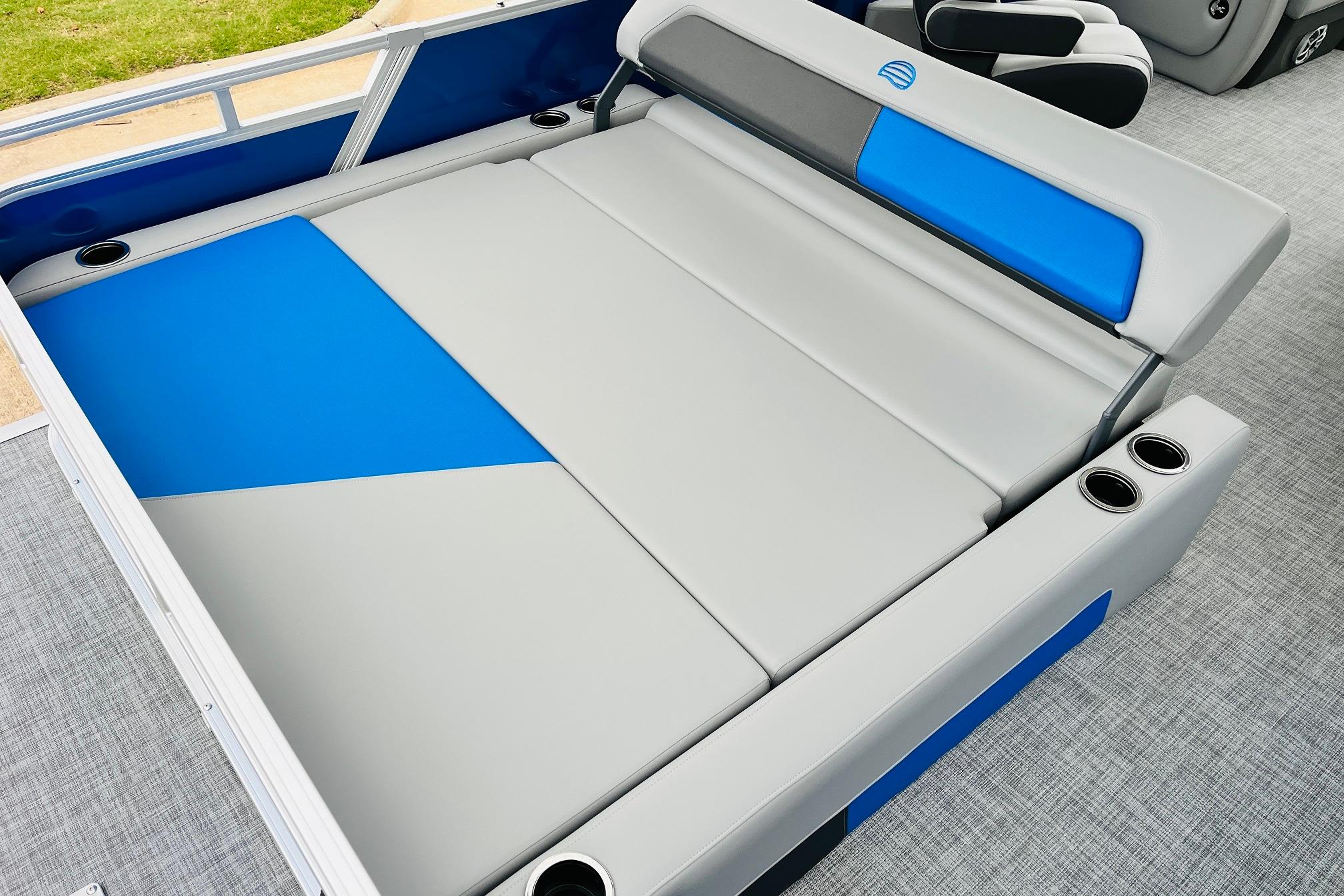 2026 Sun Tracker Party Barge 22 RF DLX