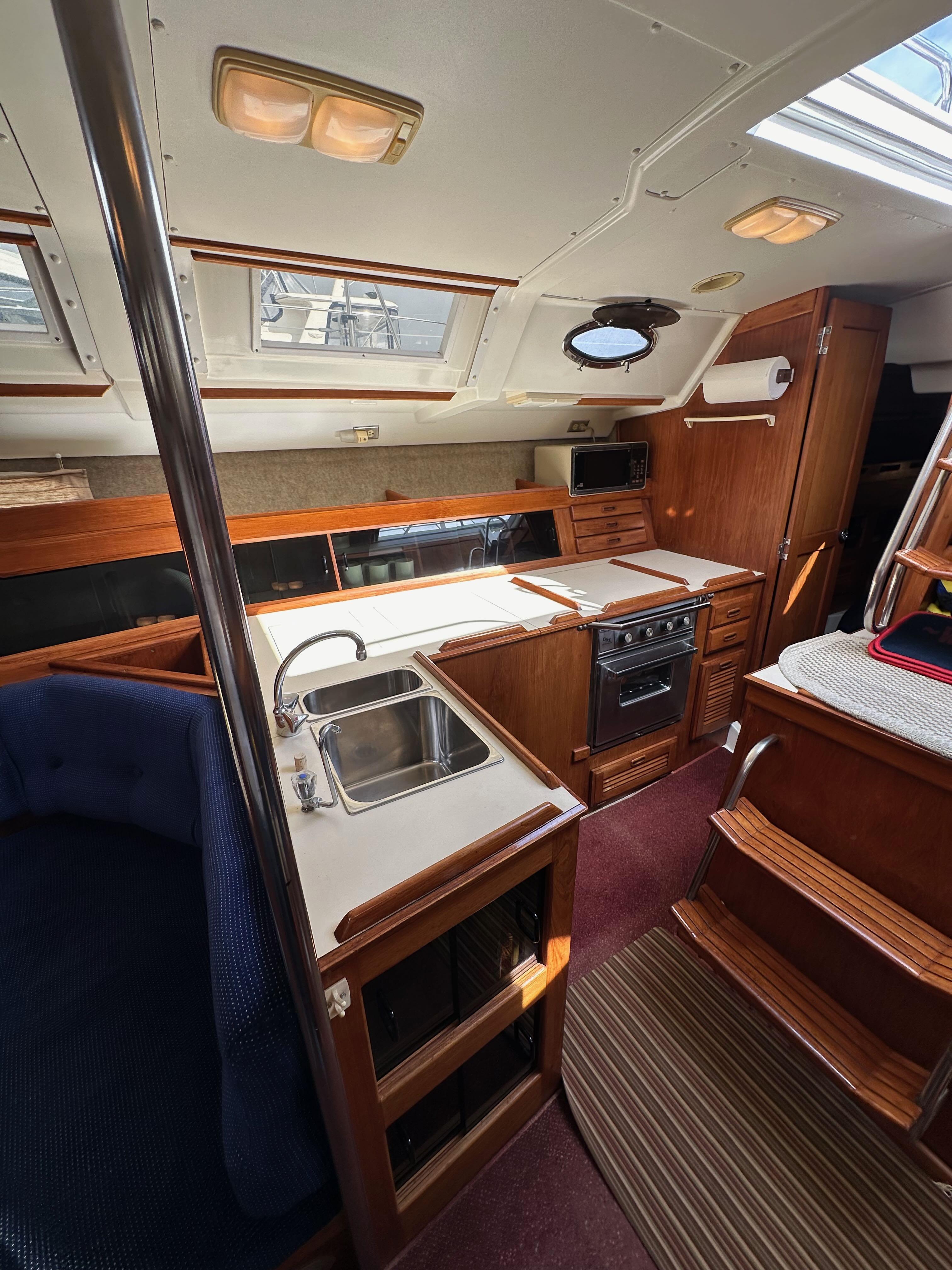 Image [28] of 1987 Hunter Legend 45