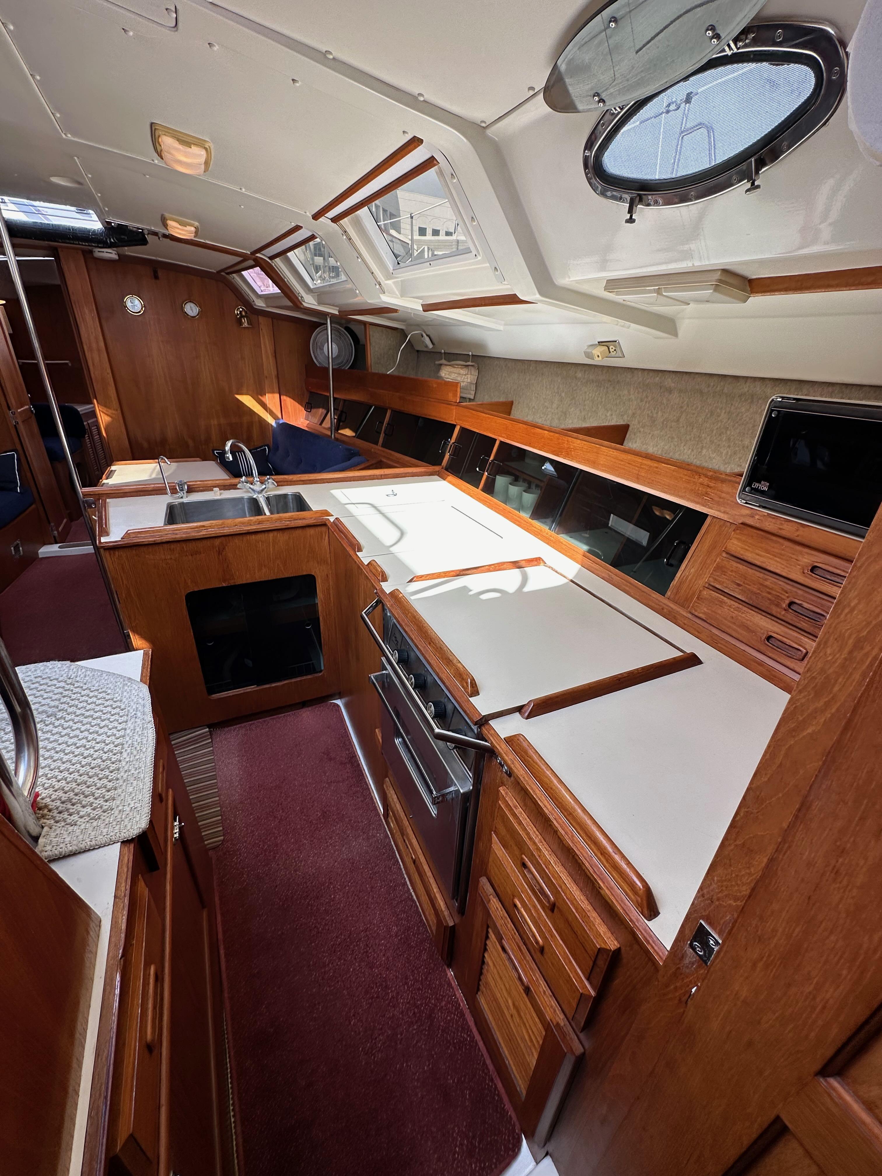Image [35] of 1987 Hunter Legend 45