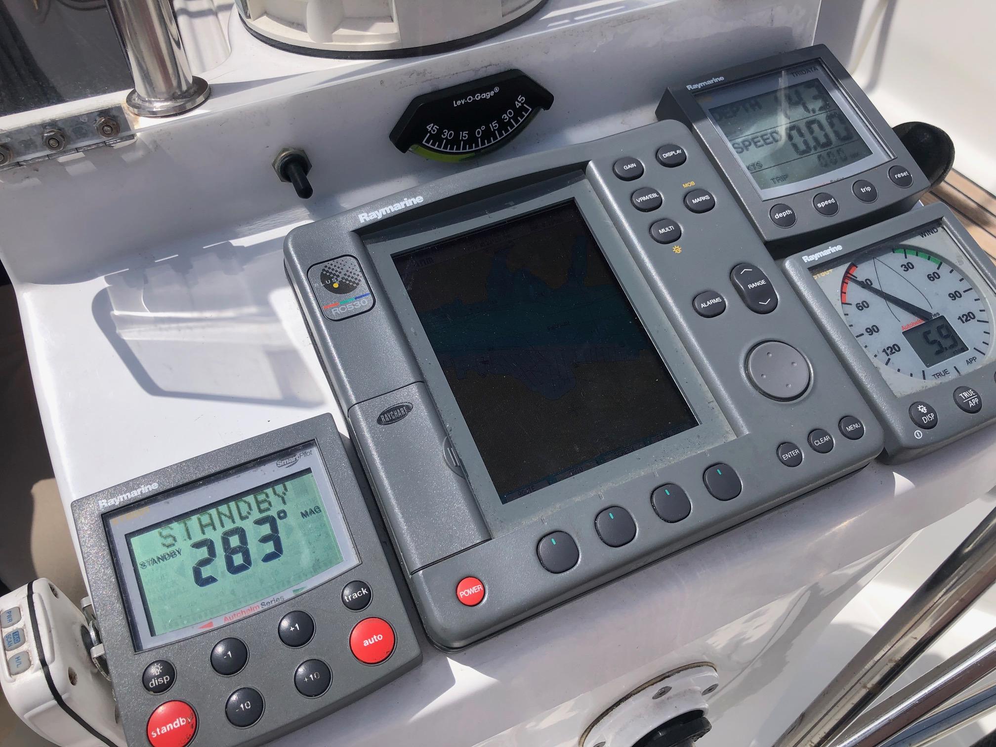 Image [14] of 2005 Beneteau 423