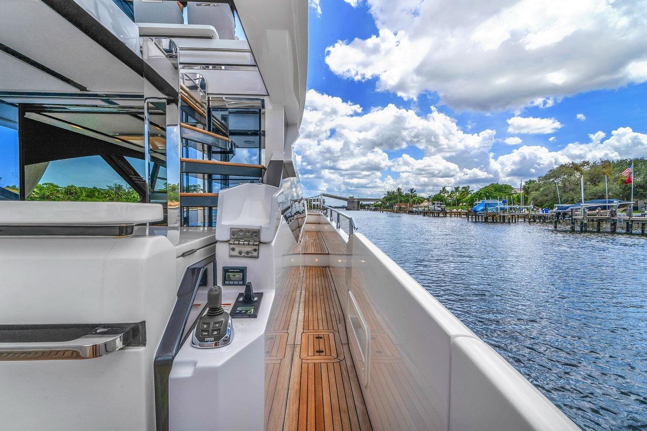 2020 Azimut 70 