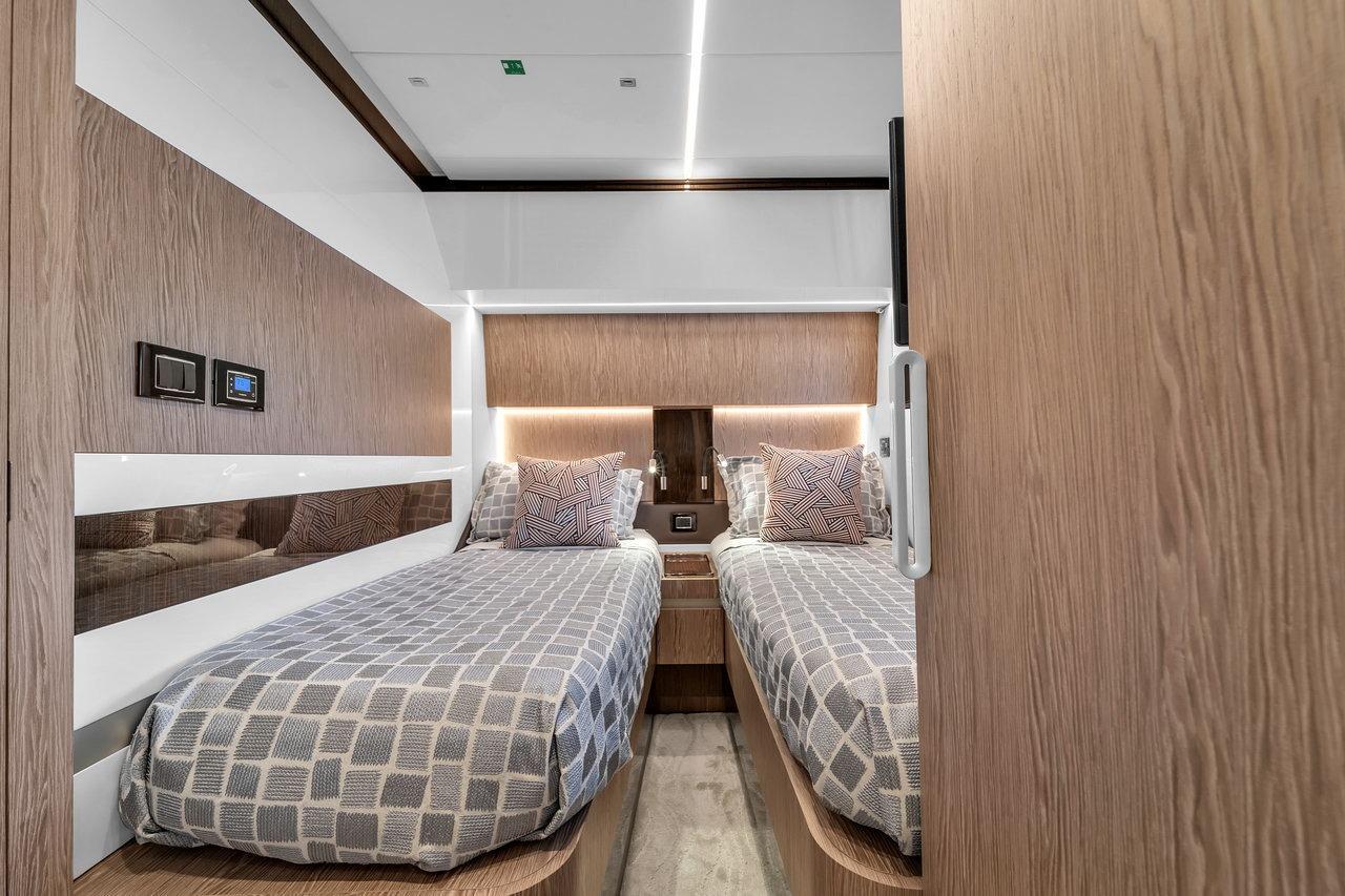 2020 Azimut 70 