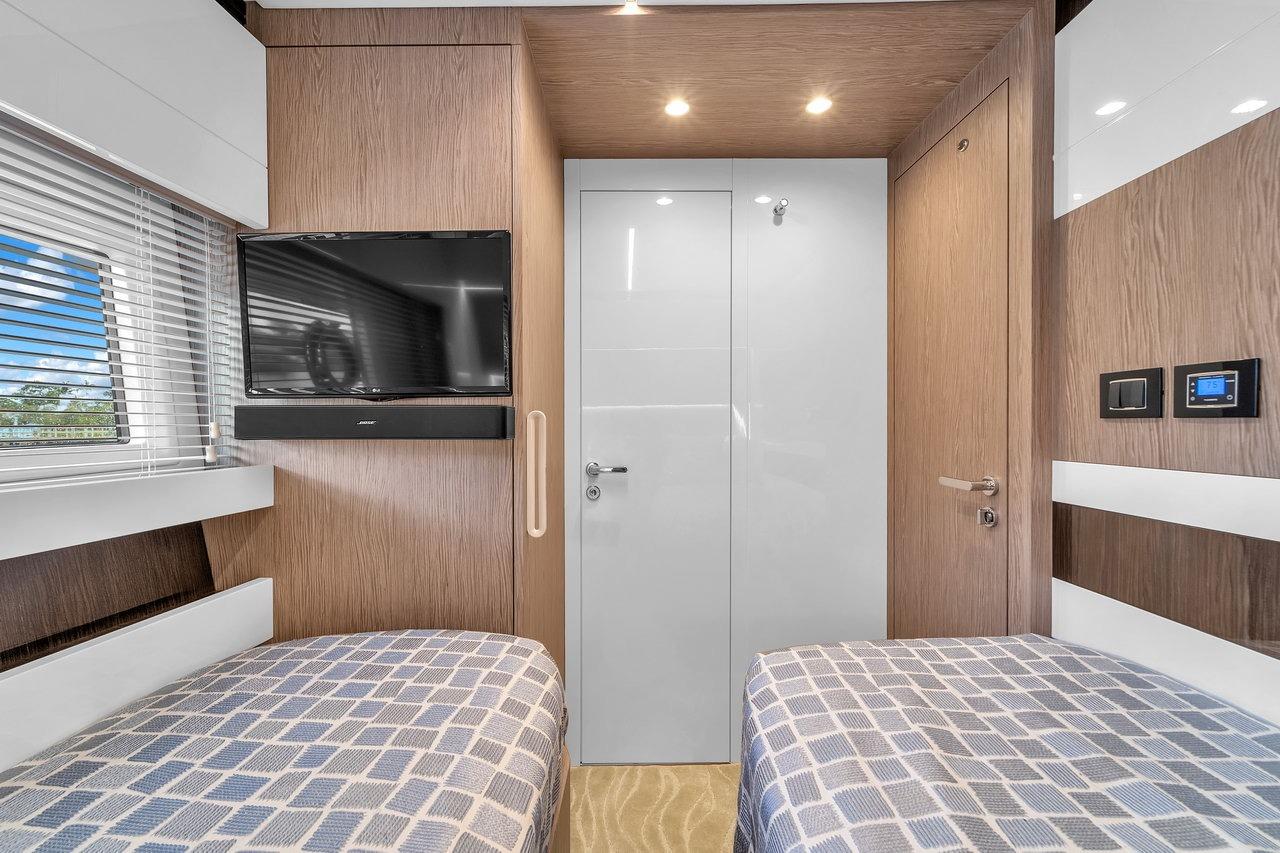 2020 Azimut 70 