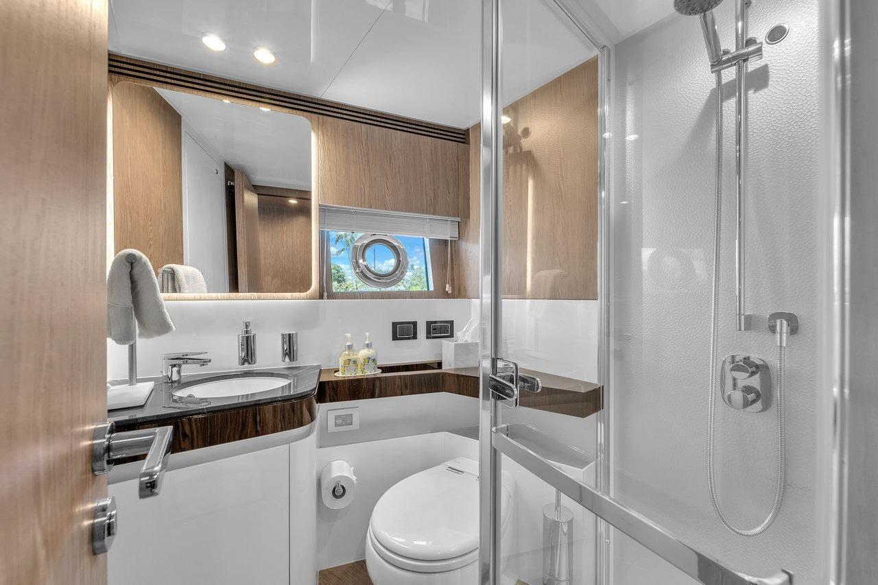 2020 Azimut 70 