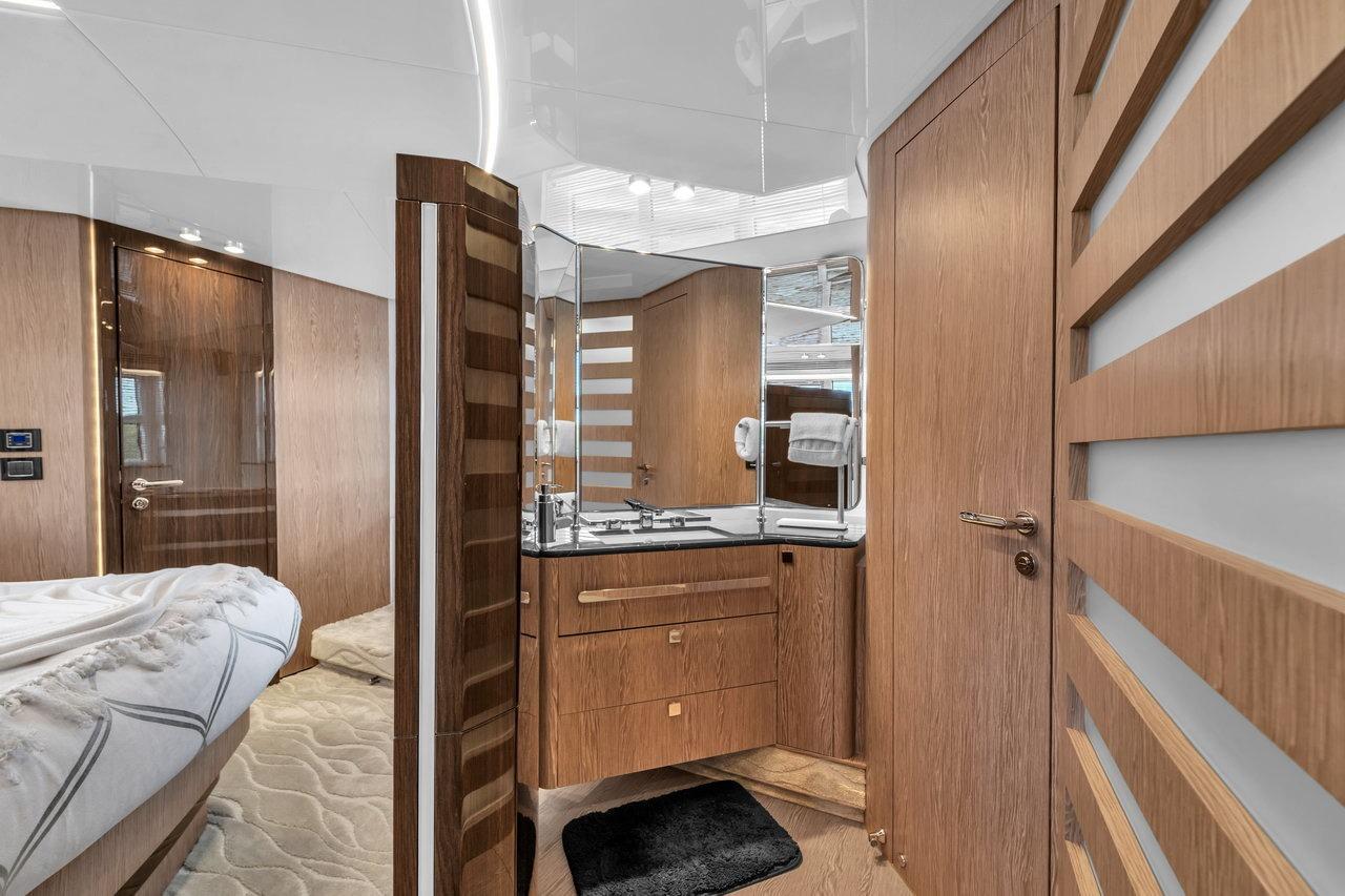 2020 Azimut 70 