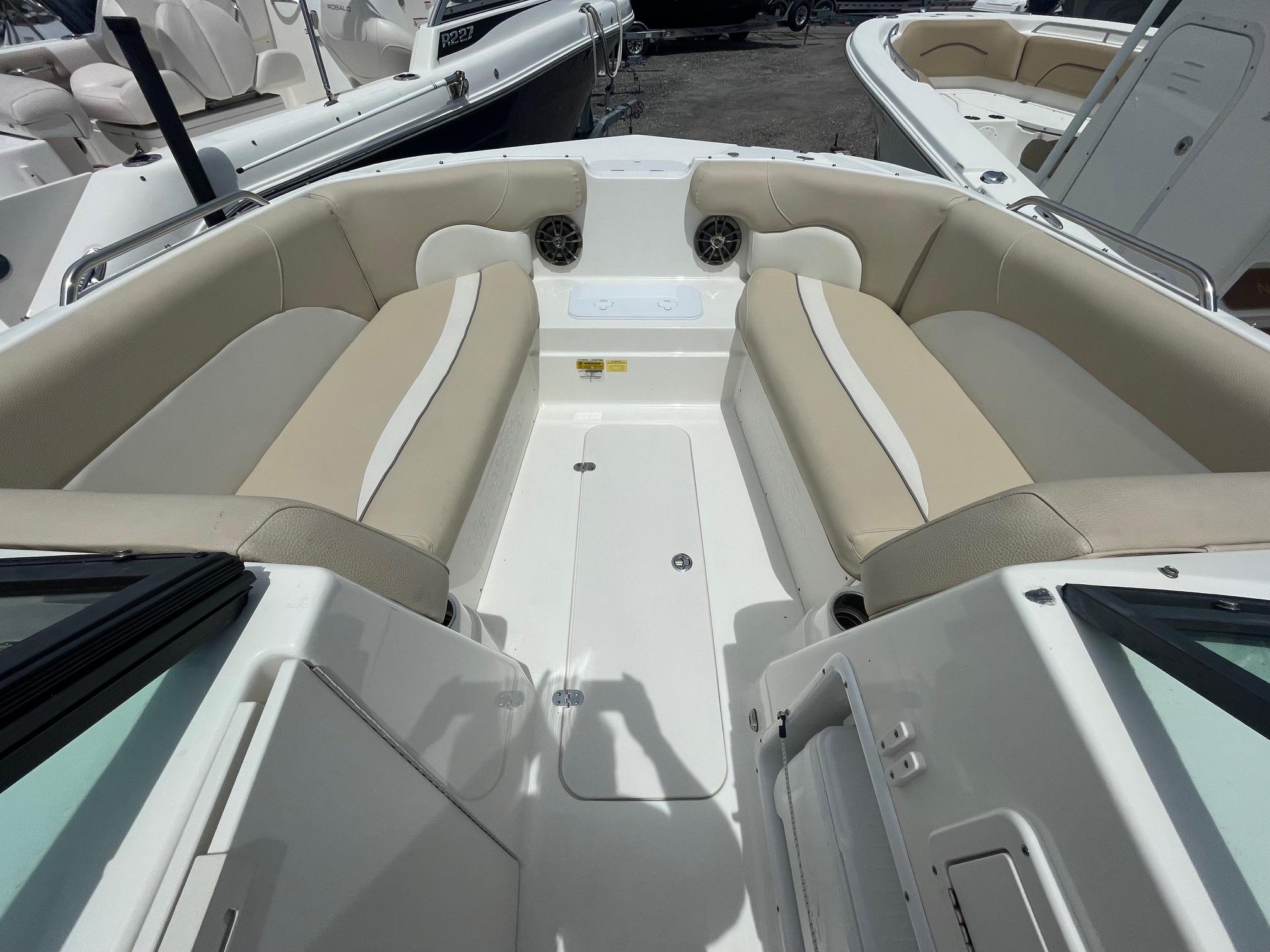 2018 NauticStar 223DC Sport Deck-7