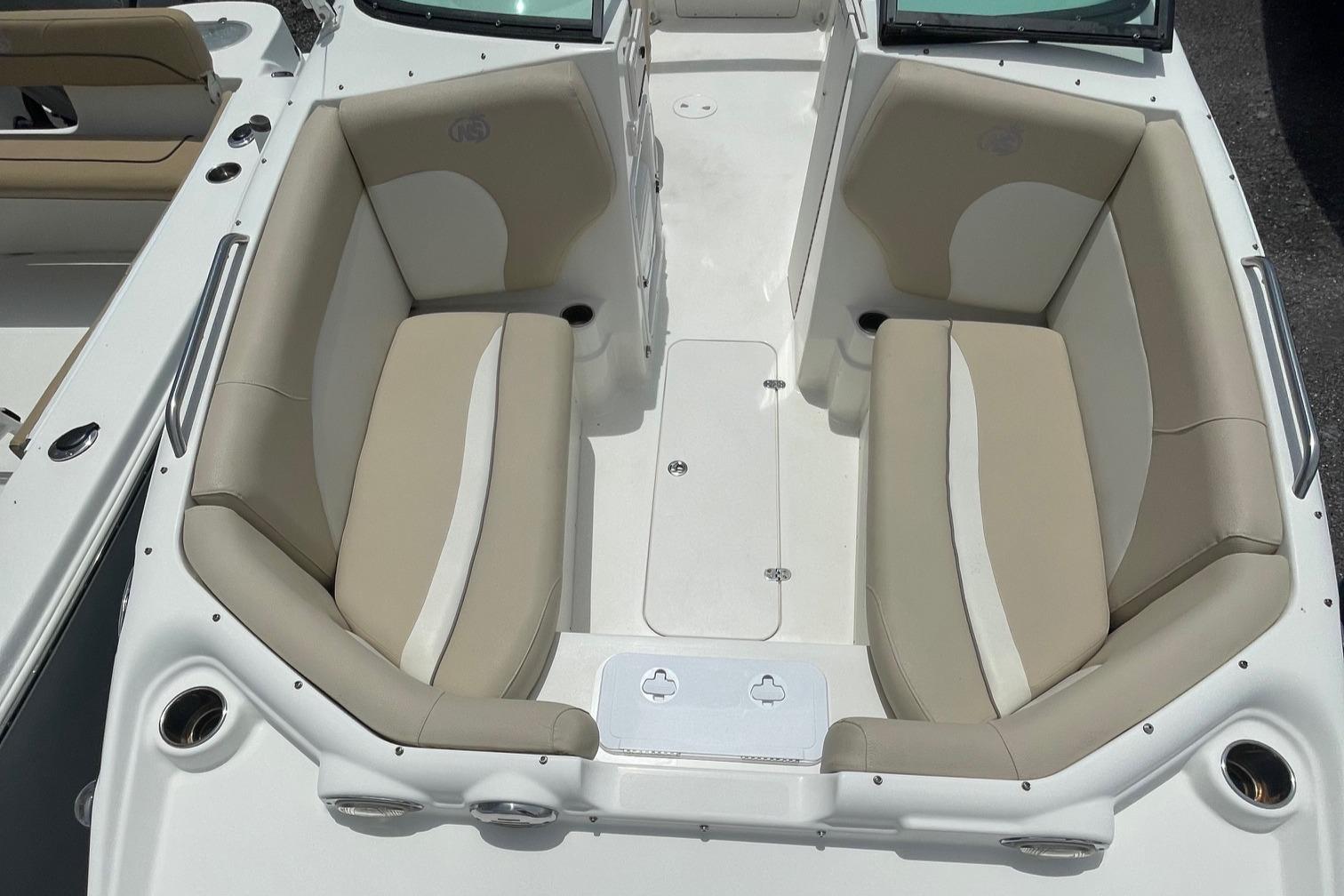 2018 NauticStar 223DC Sport Deck-12