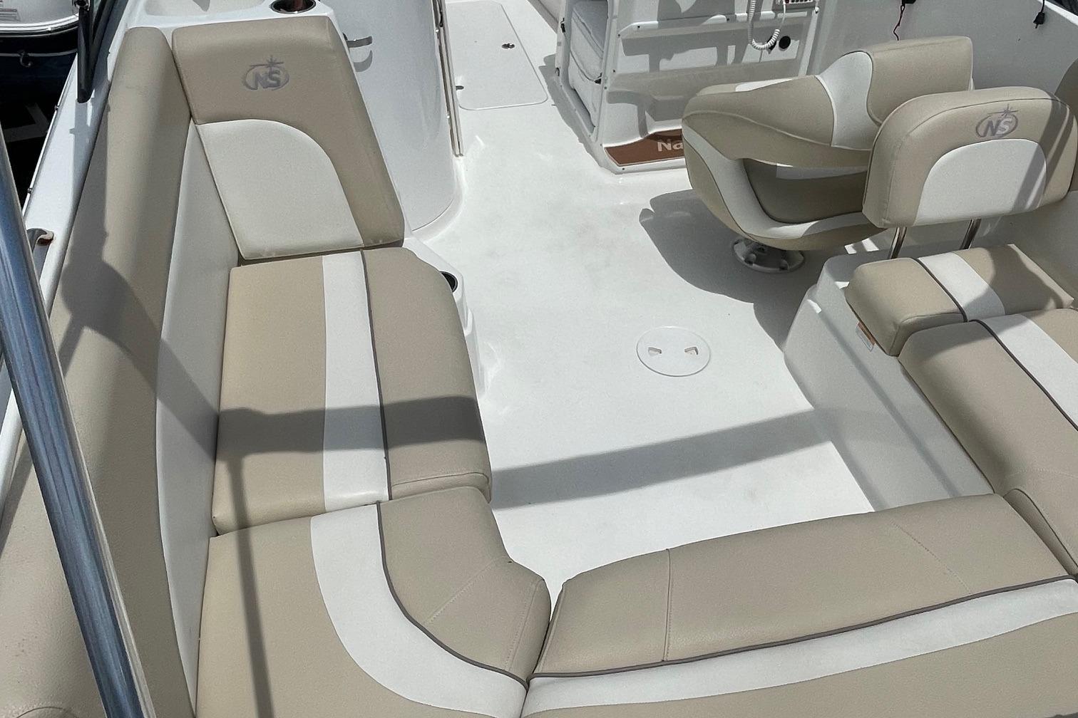 2018 NauticStar 223DC Sport Deck-15