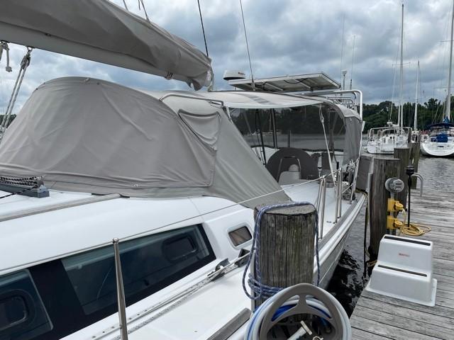 Dodger. Bimini and Connector