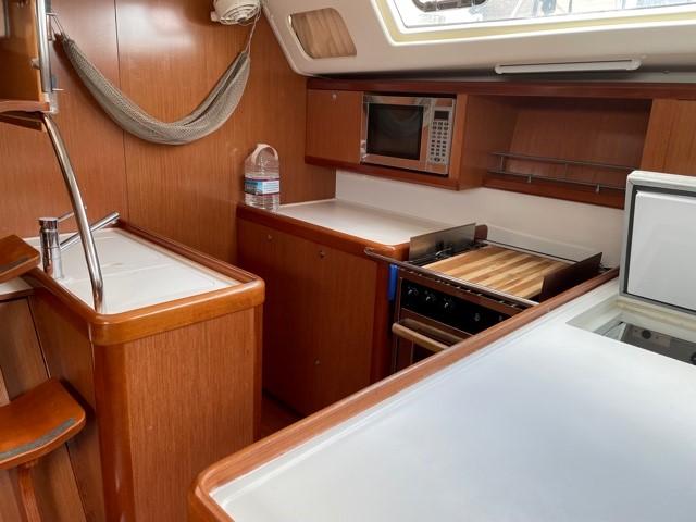 L shaped galley