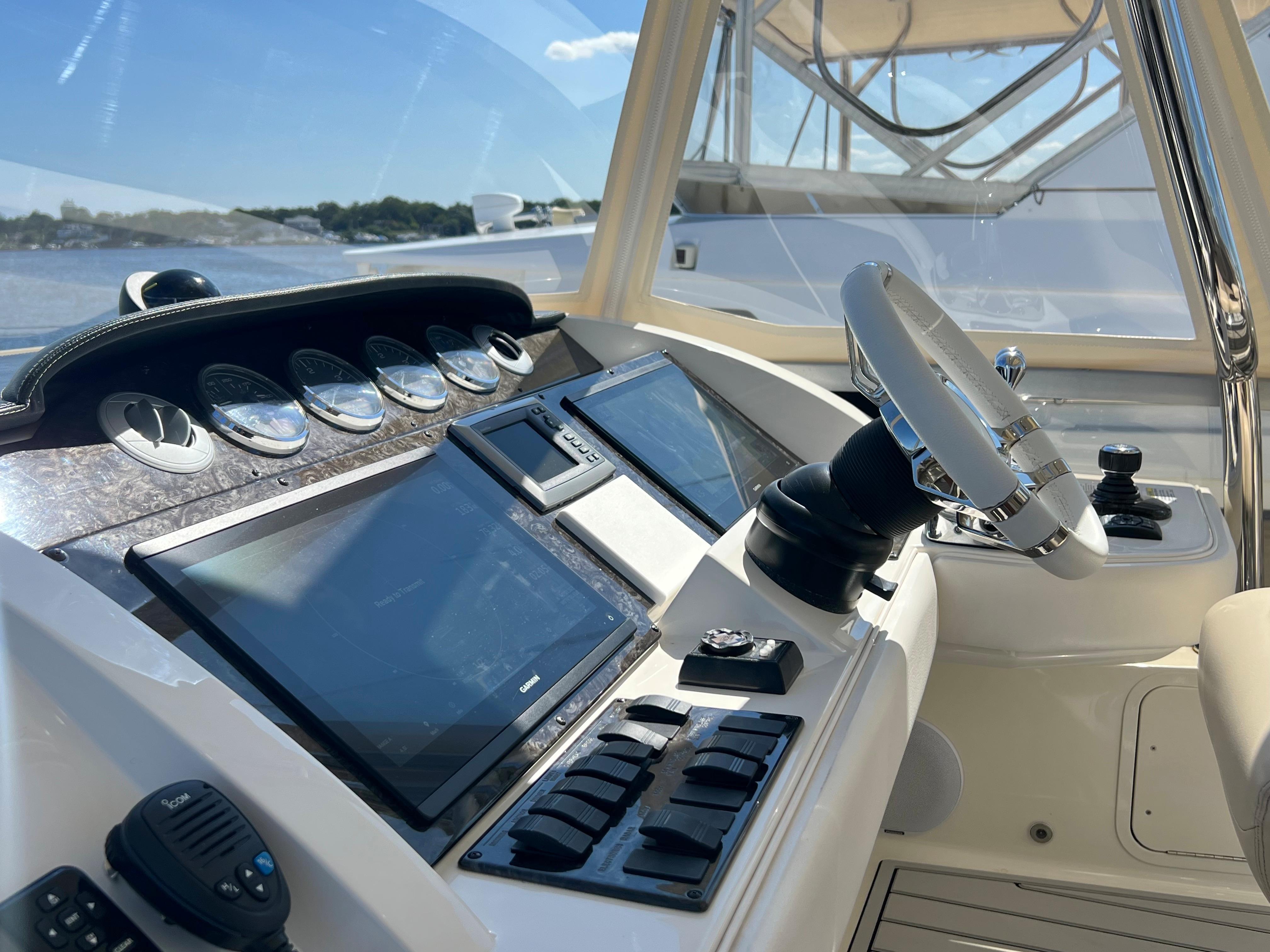 2012 Sea Ray 450 Sedan Bridge