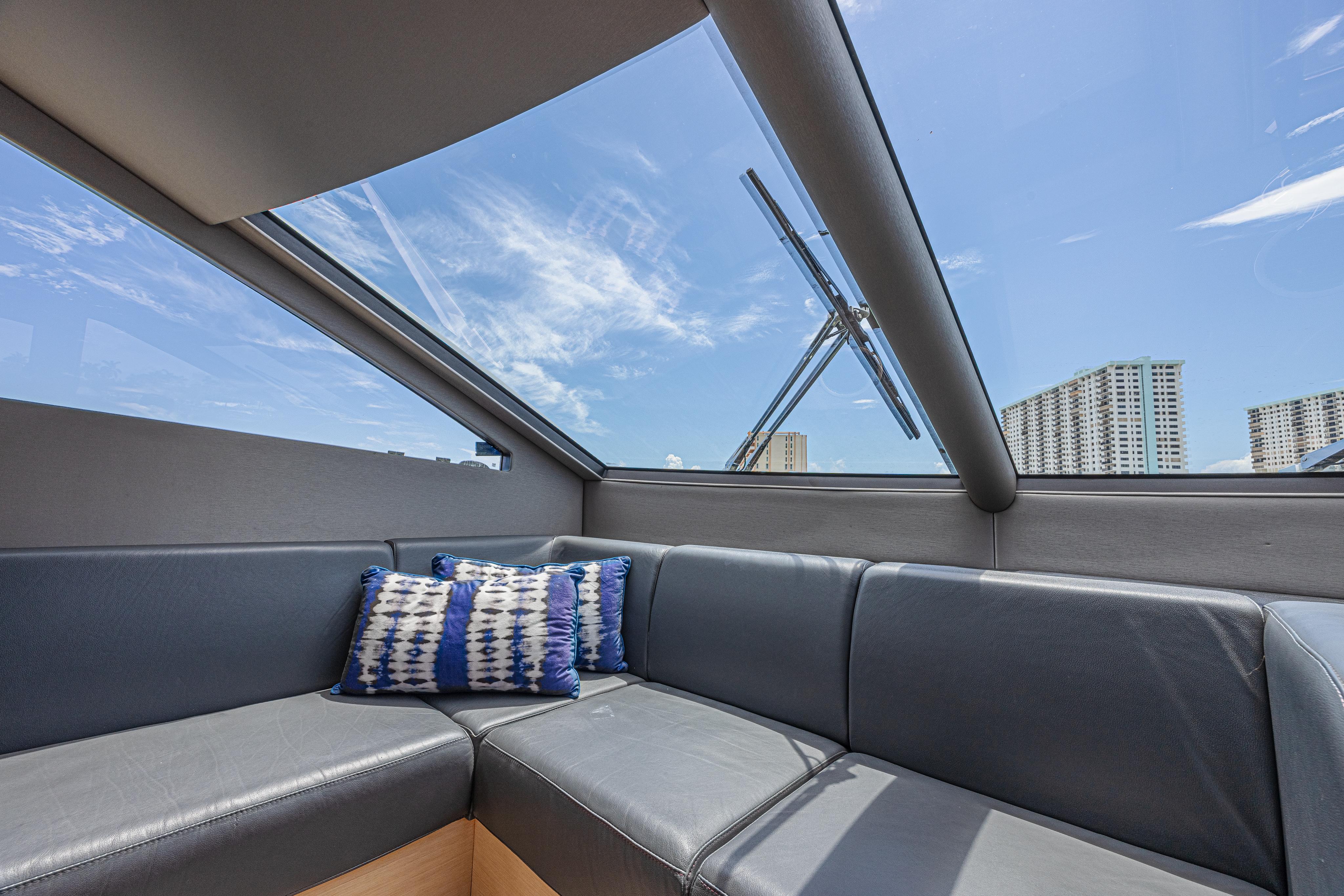 2017 Sunseeker 75 