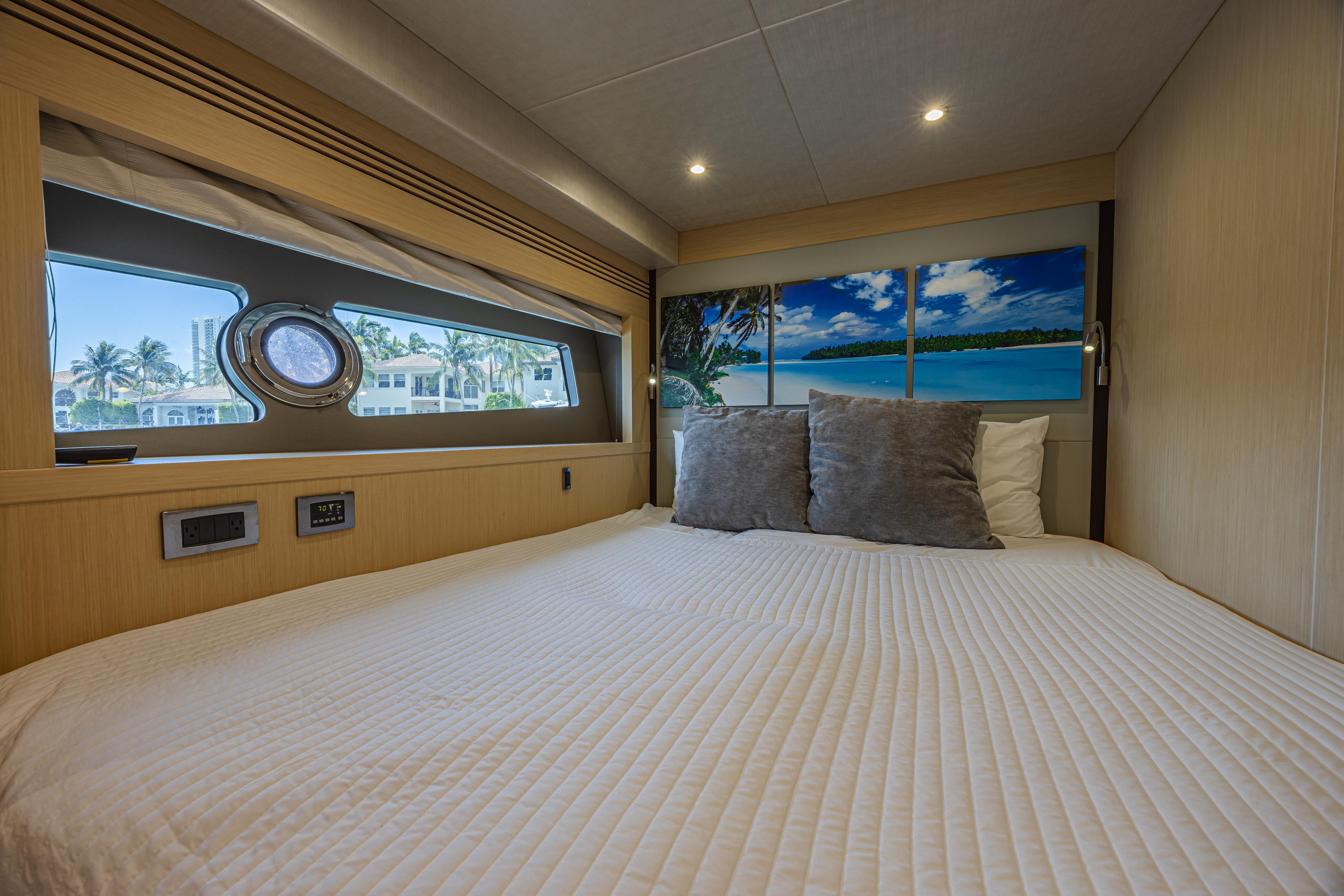 2017 Sunseeker 75 