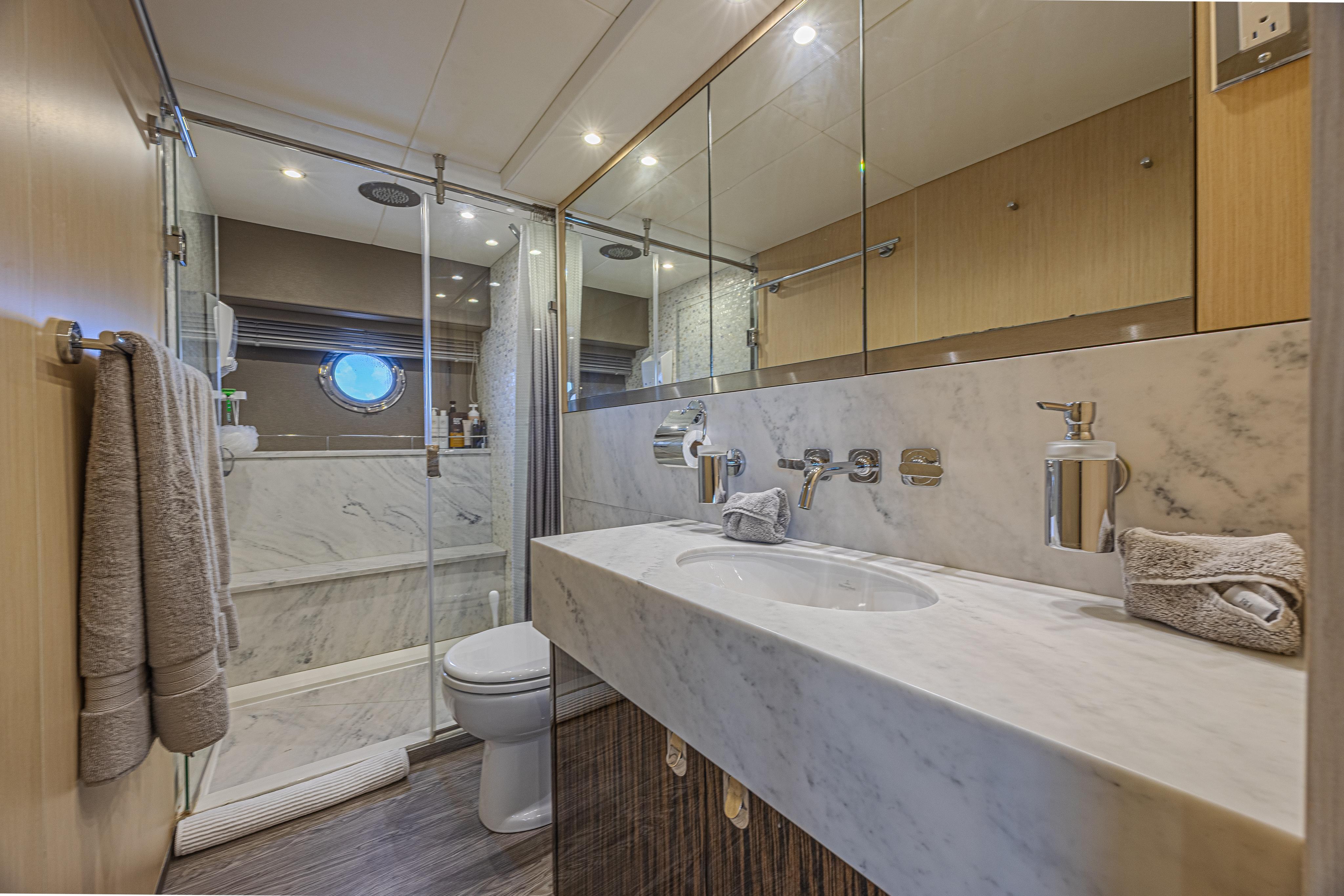2017 Sunseeker 75 