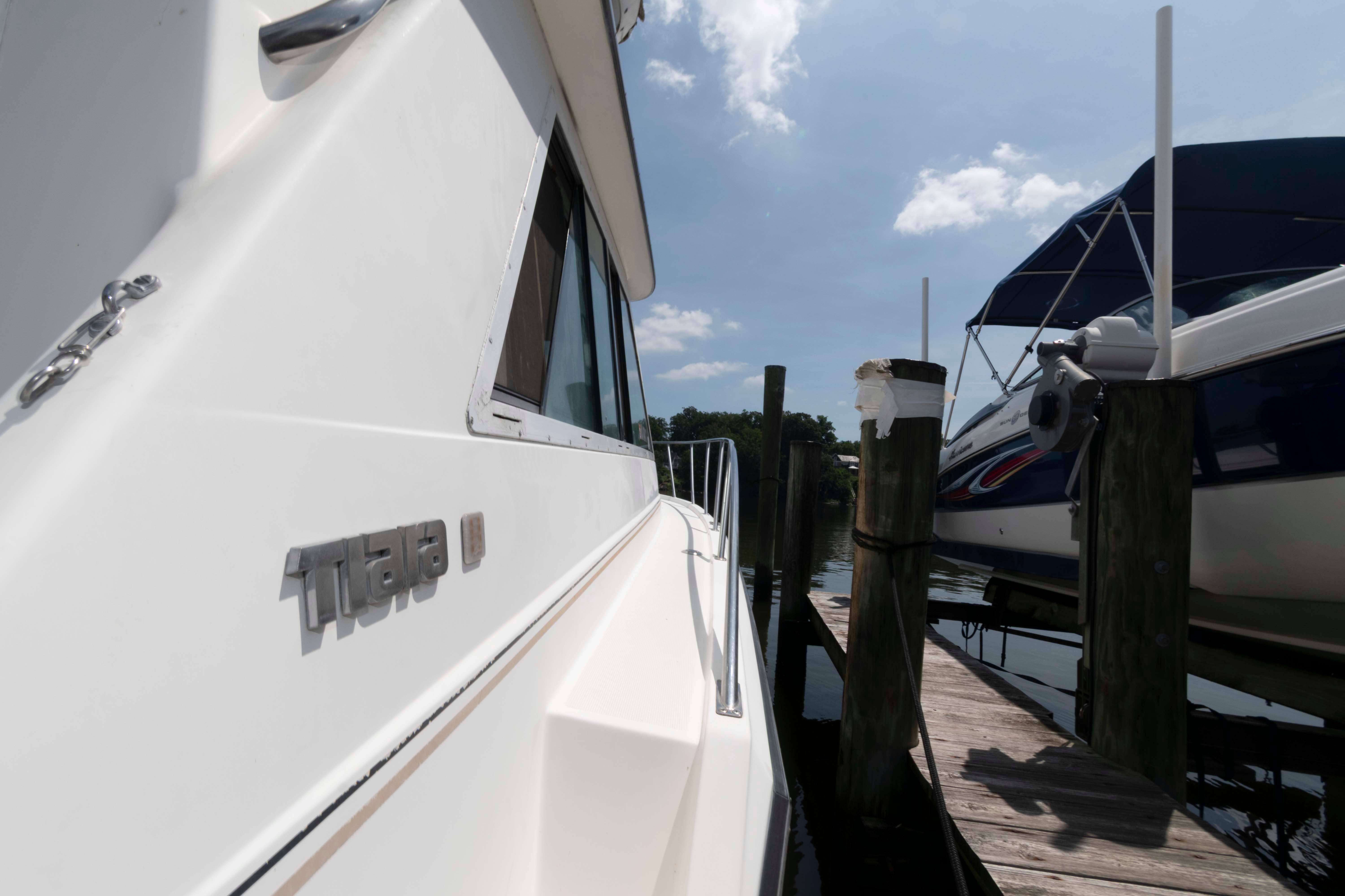 M 10116 SF Knot 10 Yacht Sales