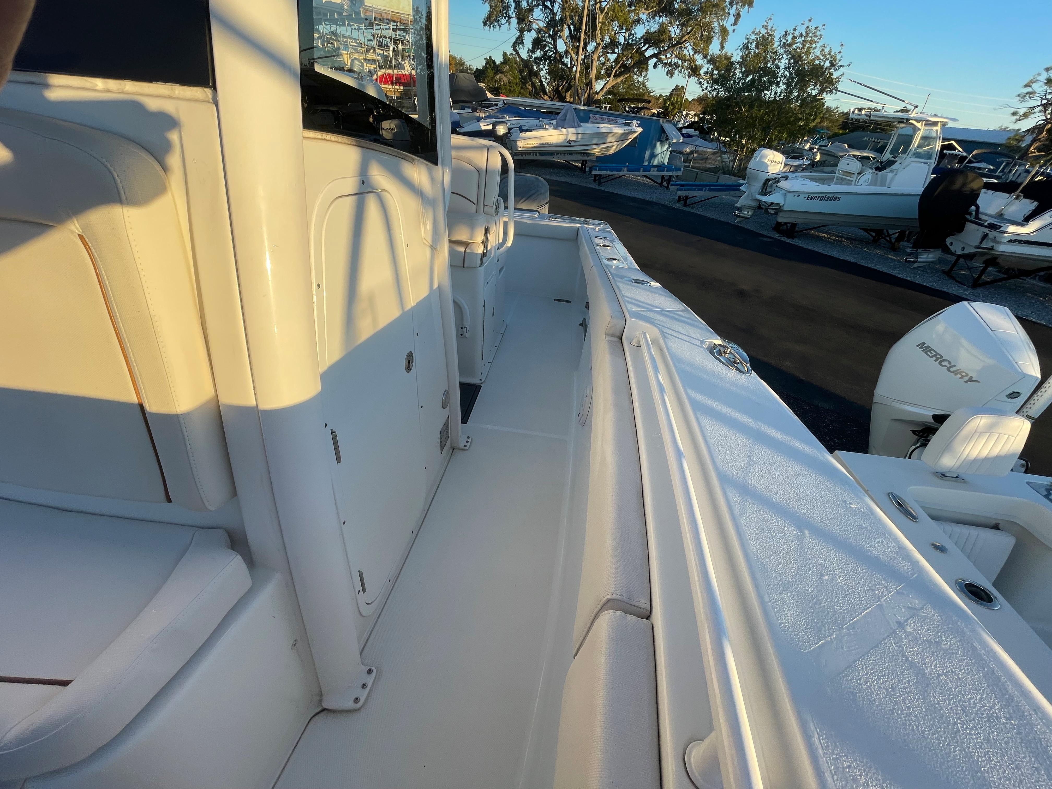 Yacht for Sale 27 Sea Hunt Yachts Dunedin, FL Denison Yacht Sales