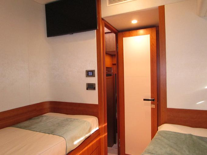 Stbd.Side Guest Cabin Looking Aft