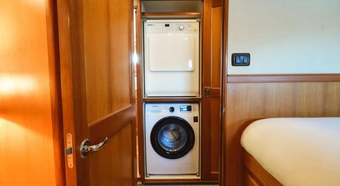 2005 Fleming 65 