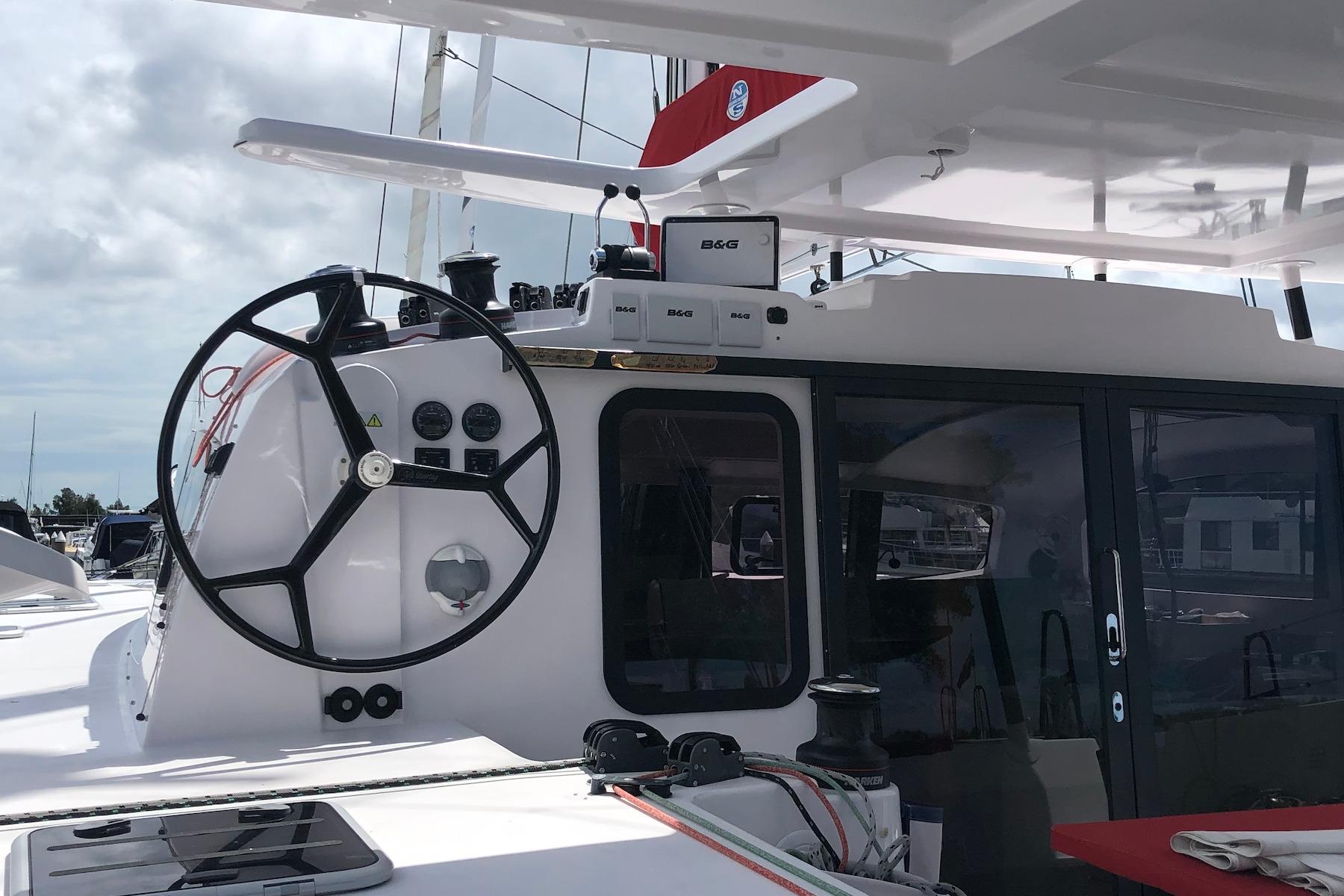 2019 Outremer 4X - image 7