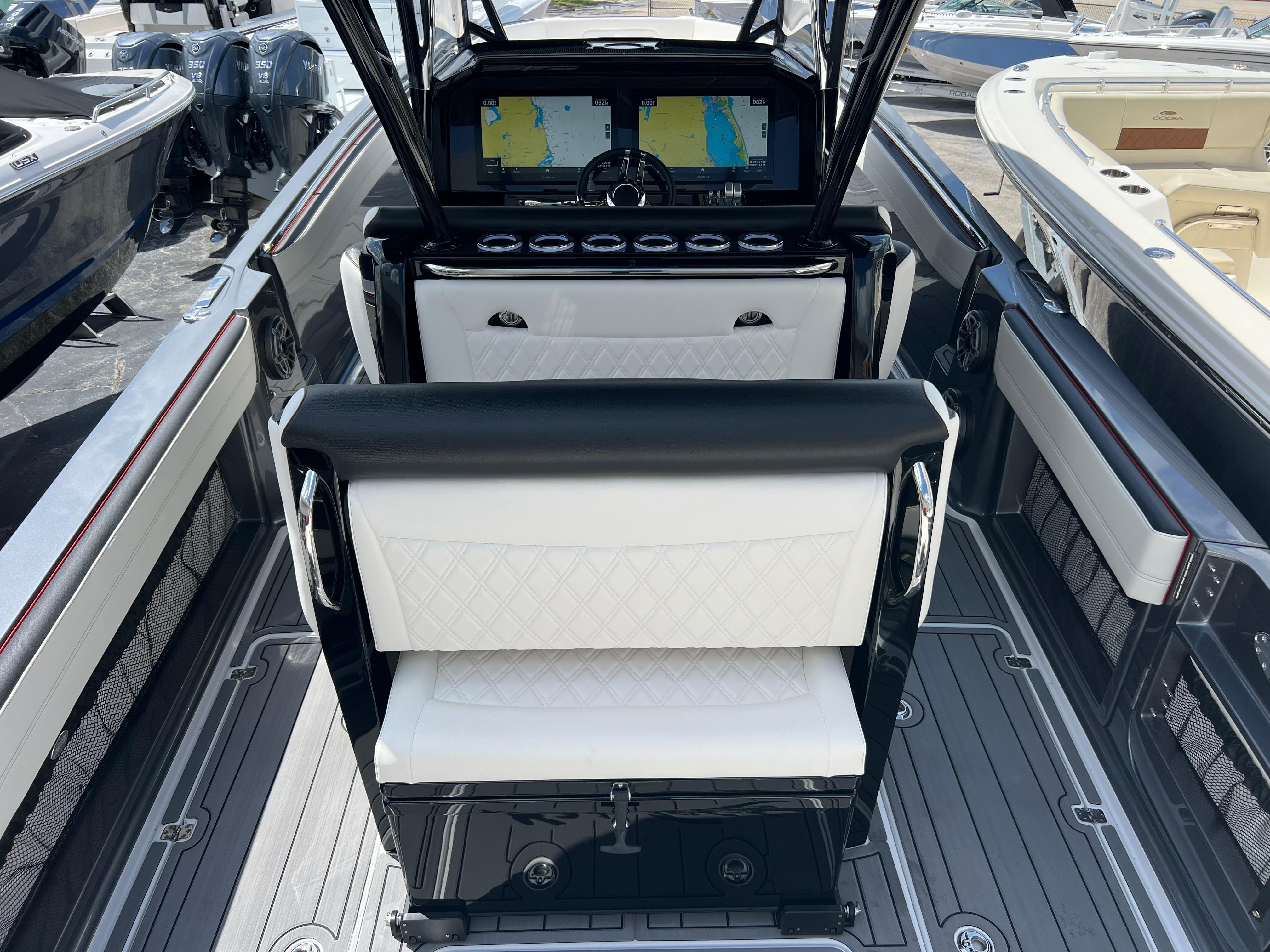 2025 Nor-Tech 390 Sport Center Console-7