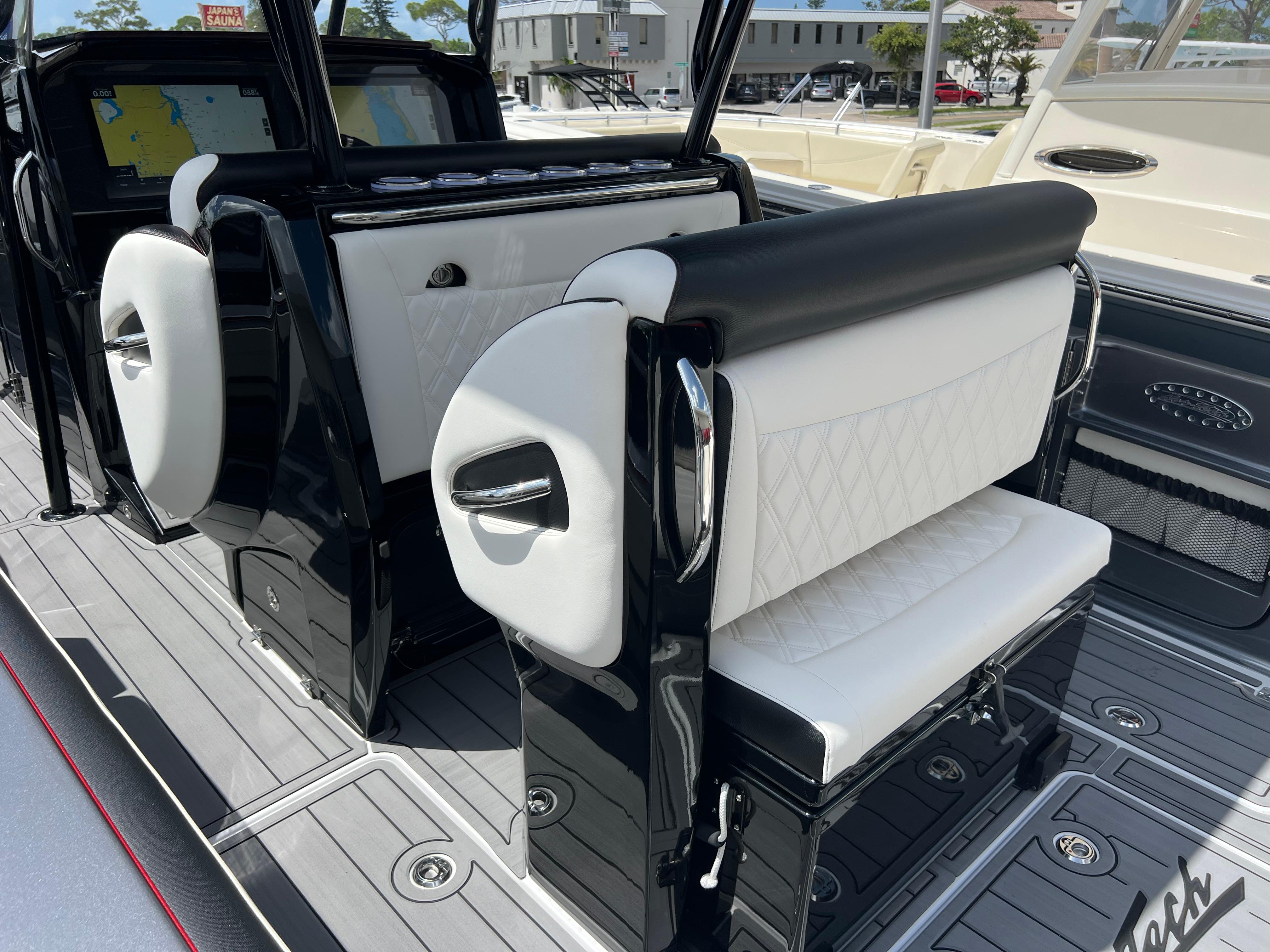 2025 Nor-Tech 390 Sport Center Console-8