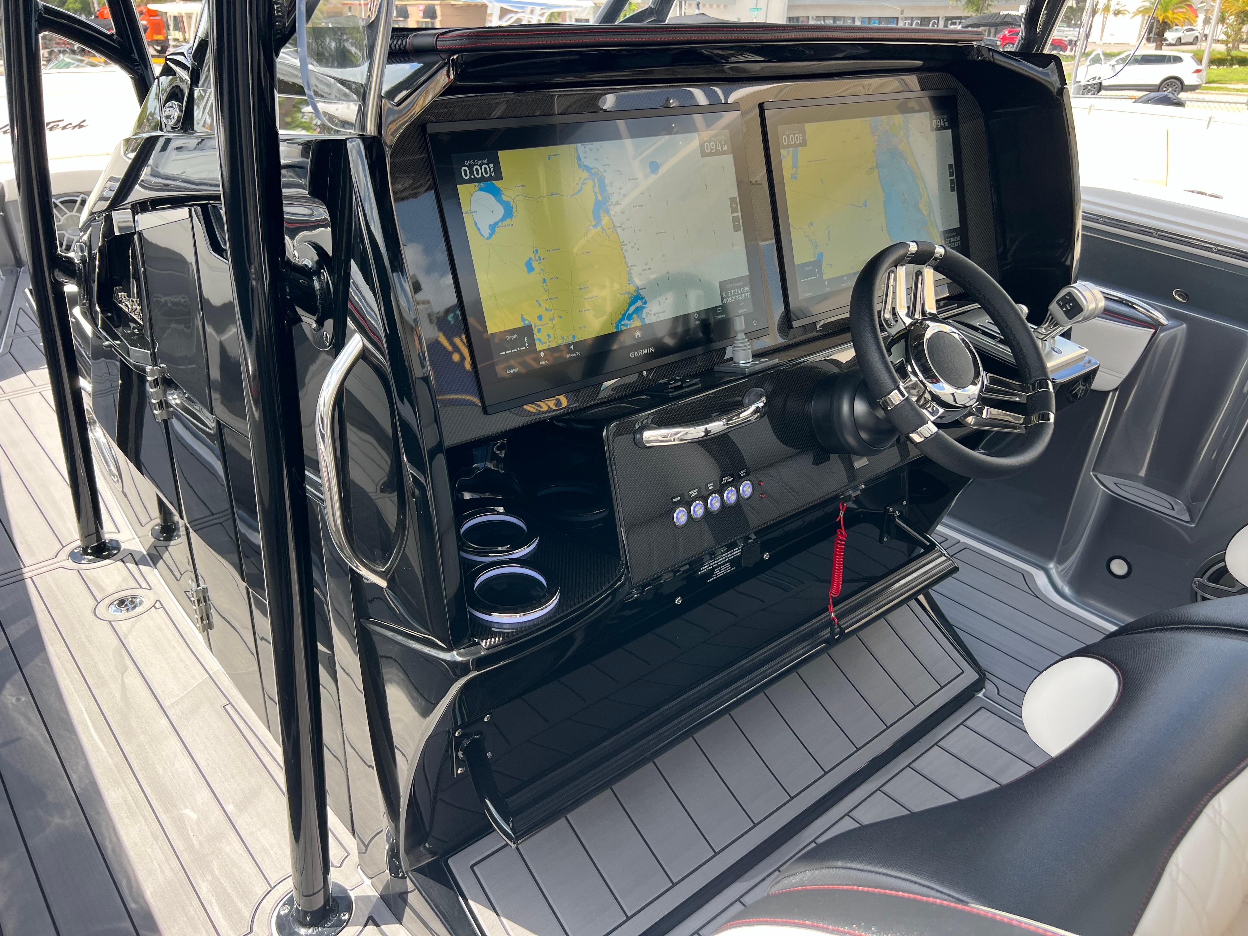 2025 Nor-Tech 390 Sport Center Console-10