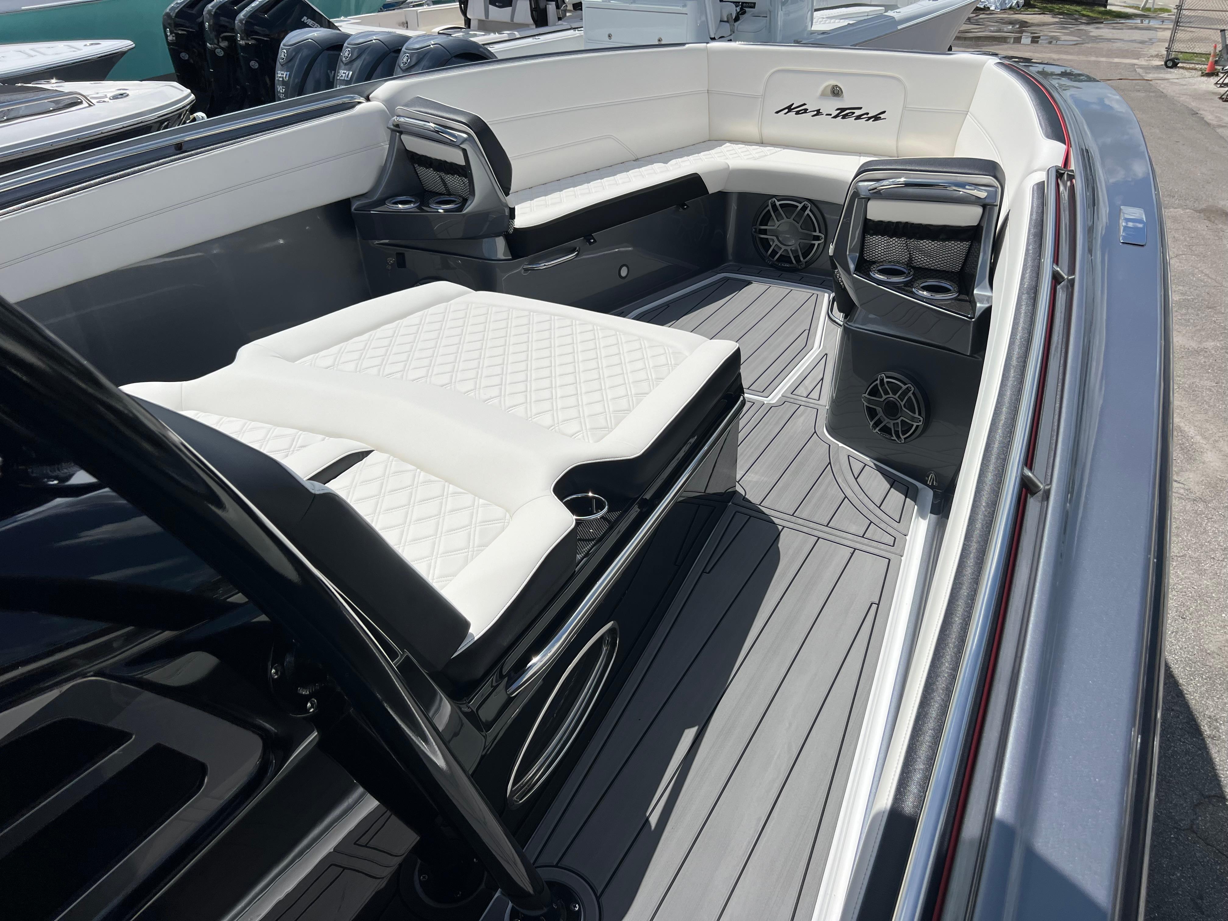 2025 Nor-Tech 390 Sport Center Console-13