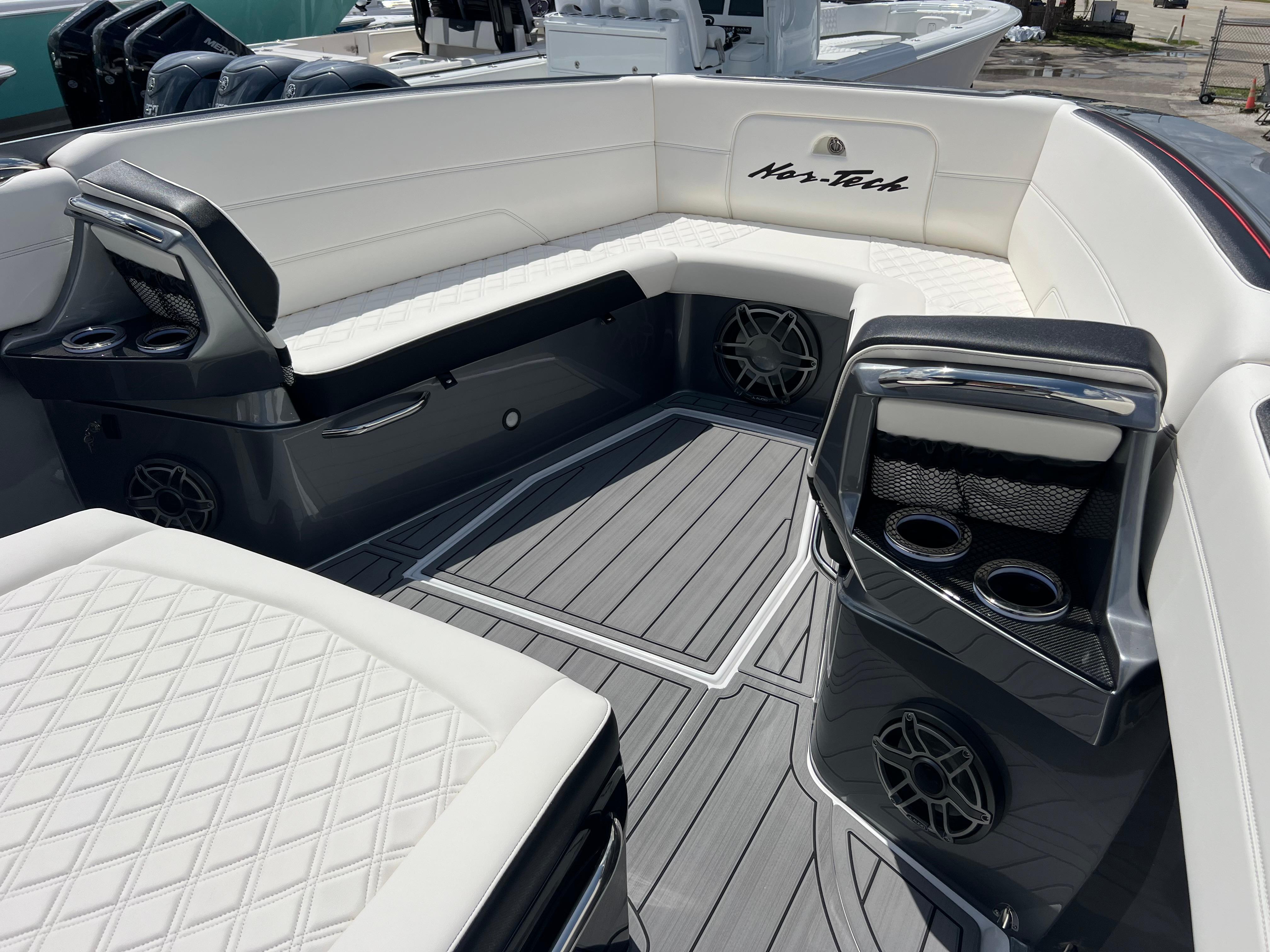 2025 Nor-Tech 390 Sport Center Console-14