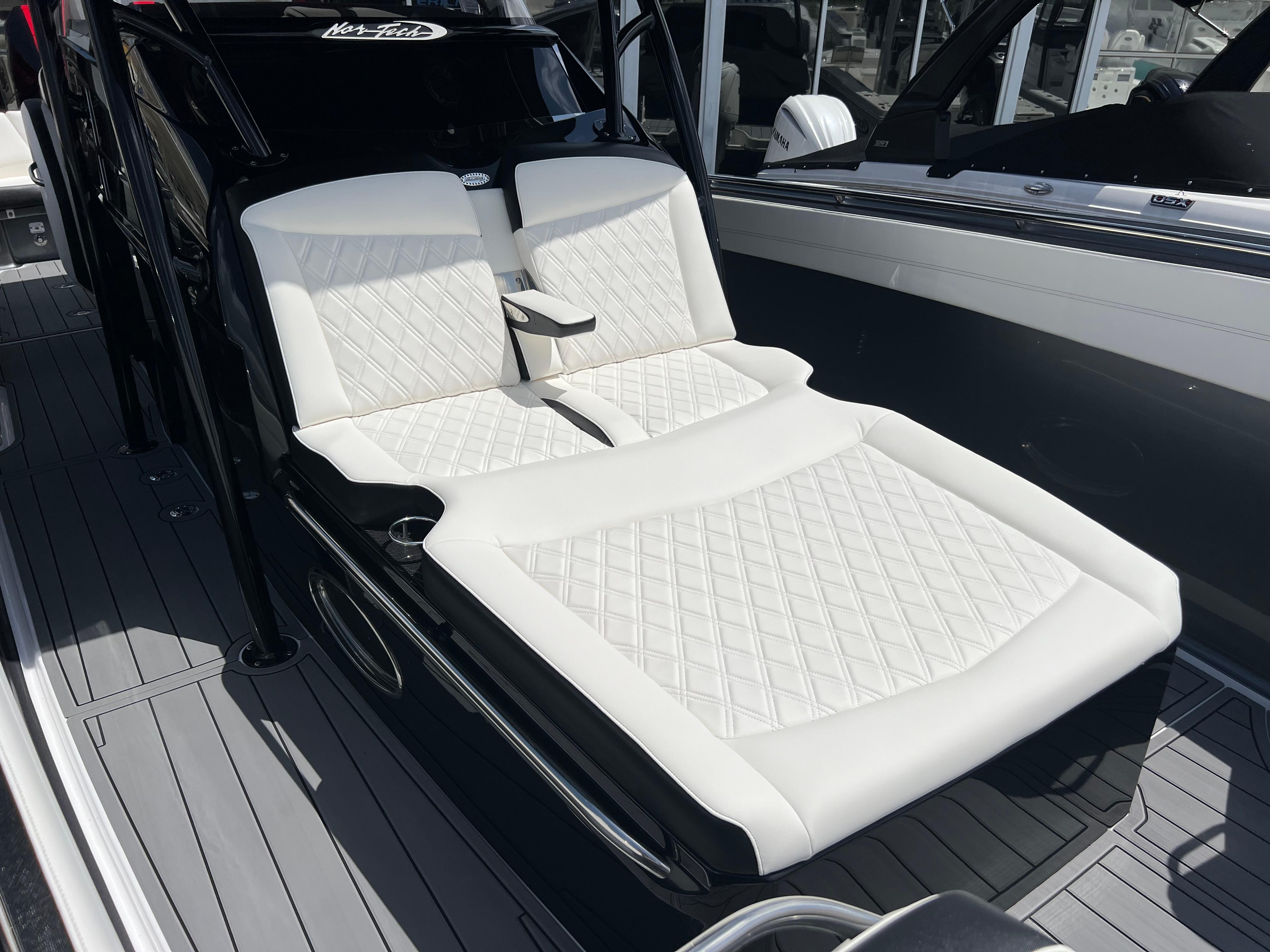 2025 Nor-Tech 390 Sport Center Console-18