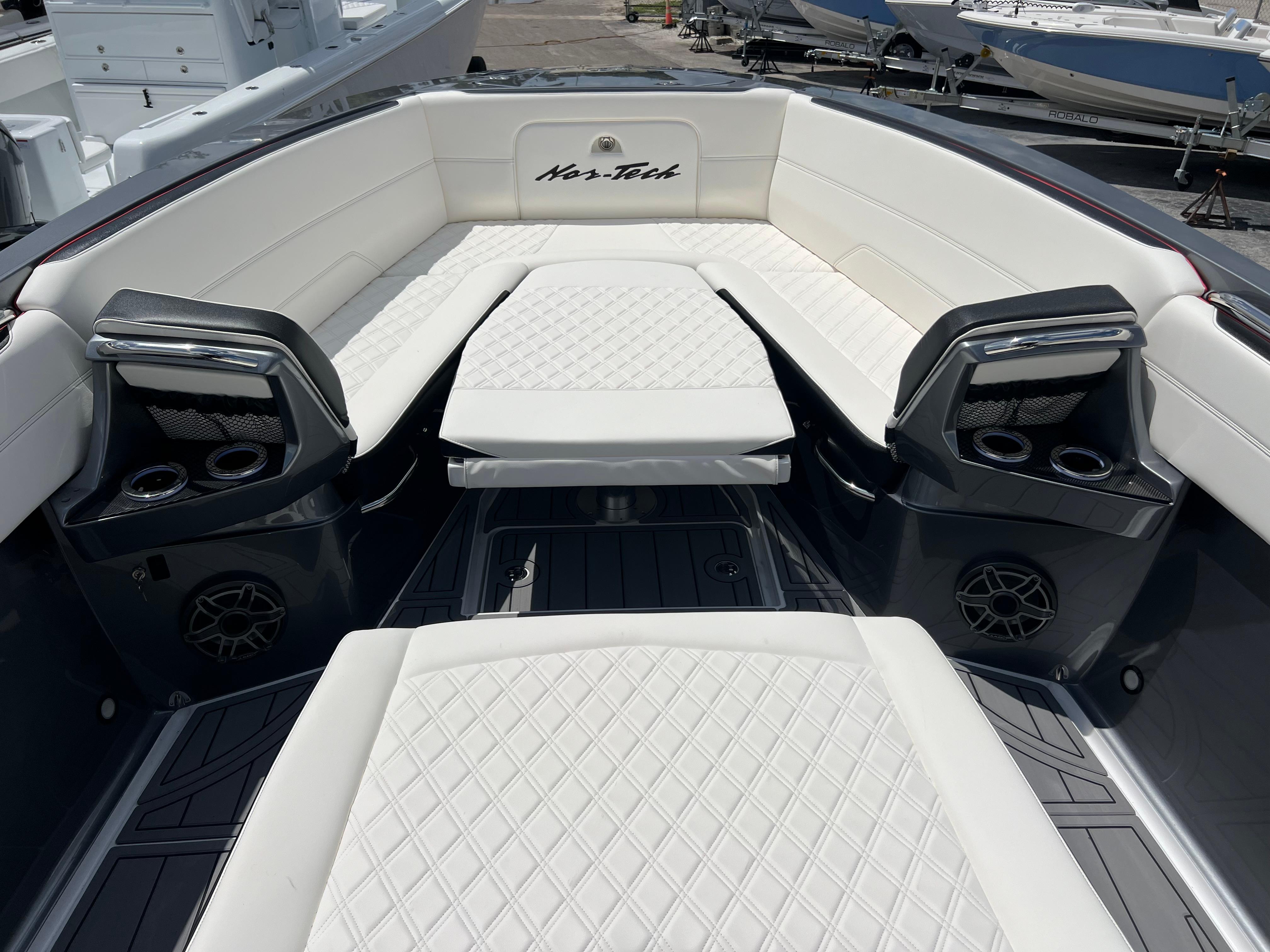 2025 Nor-Tech 390 Sport Center Console-16