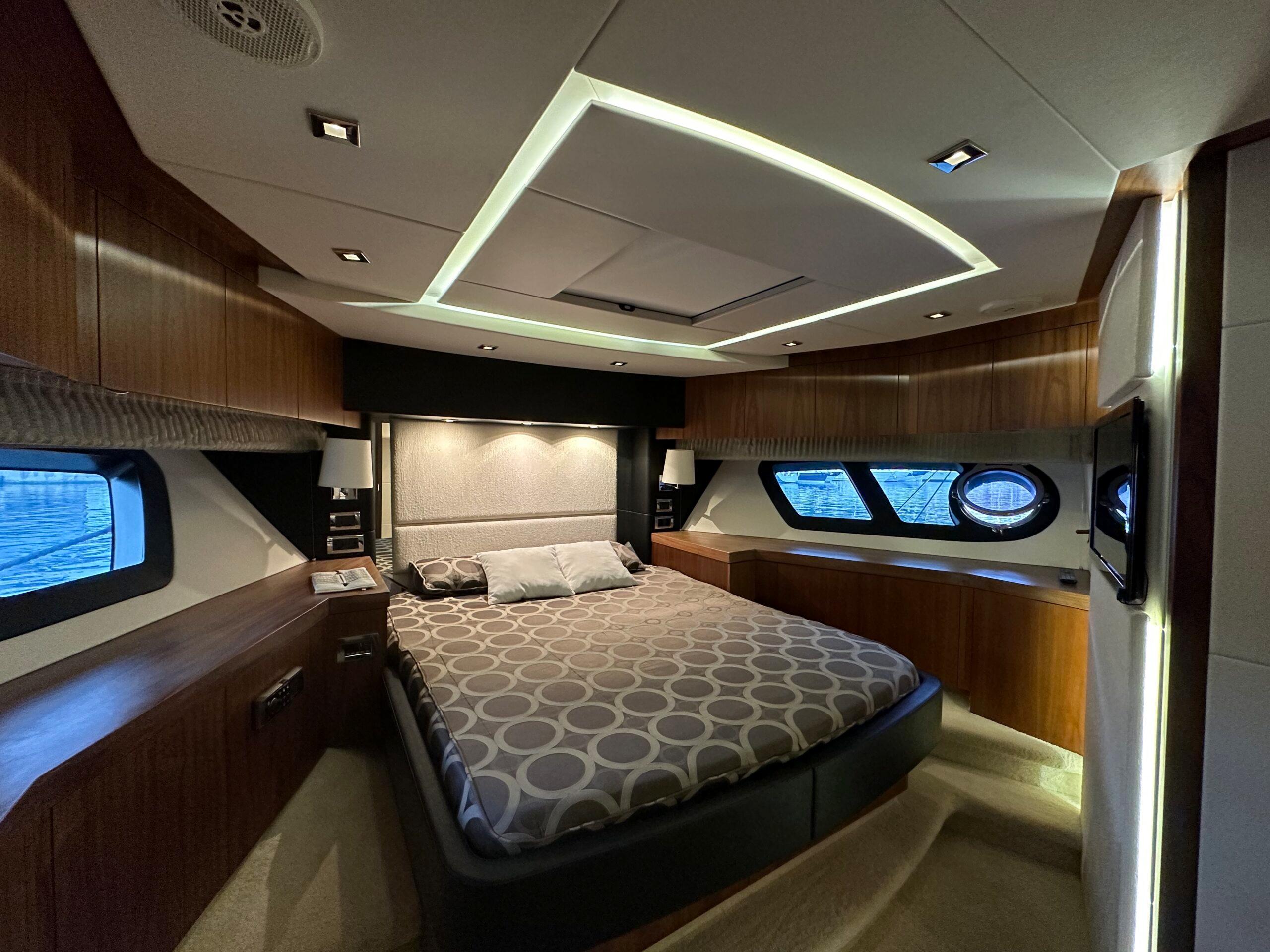 2012 Sunseeker Manhattan 73 CHANSON DE LA MER