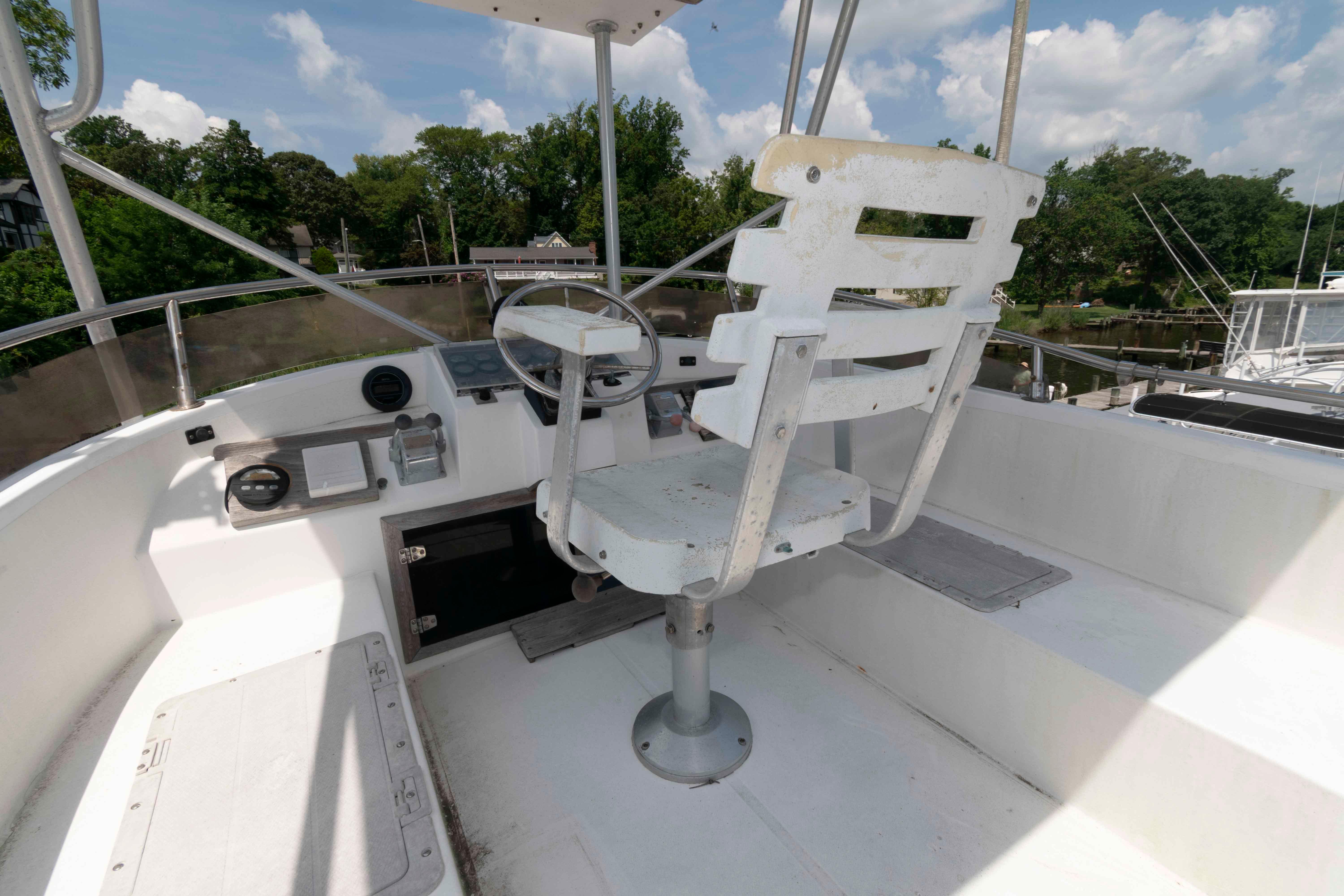  Knot 10 Yacht Sales