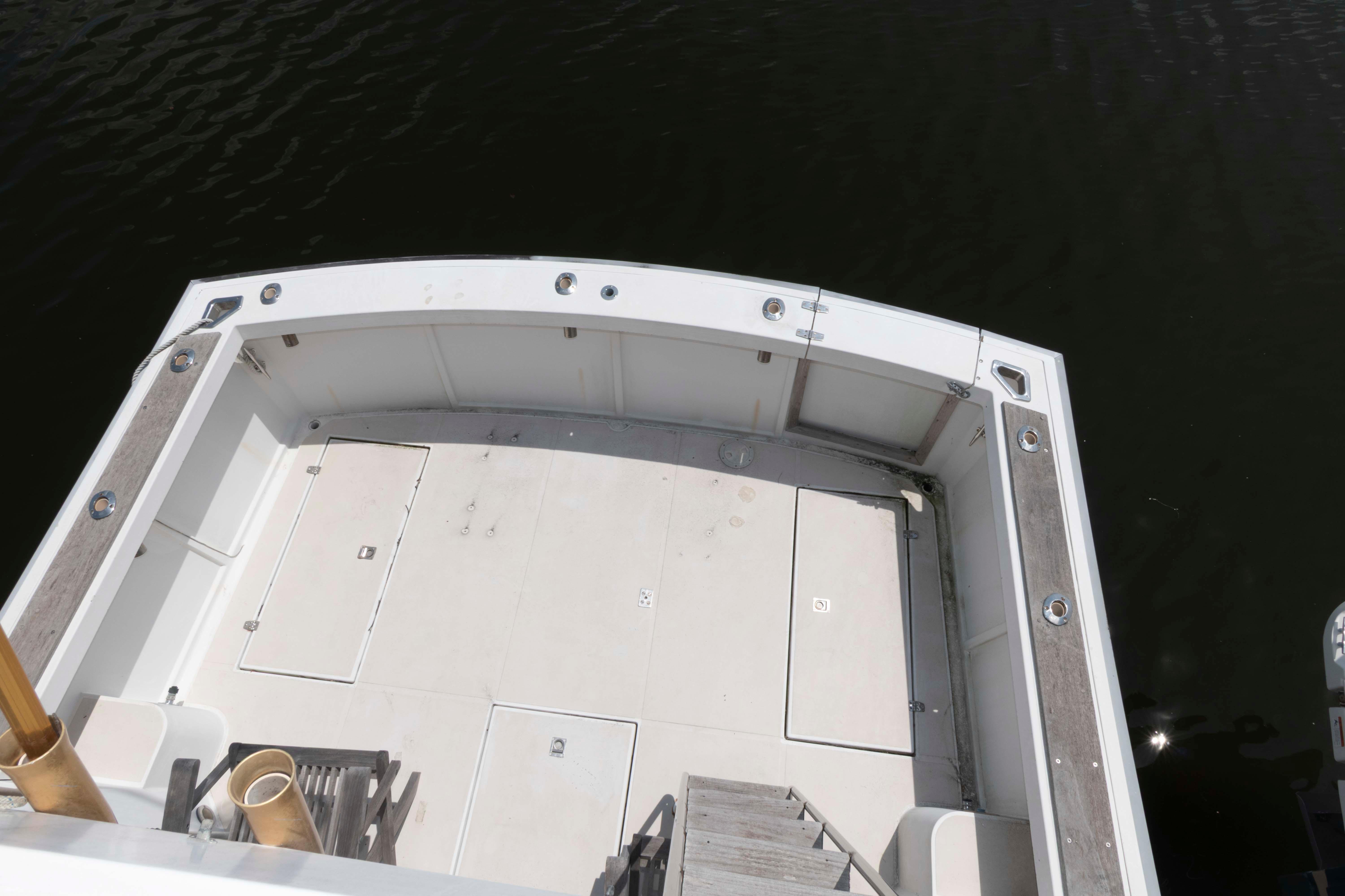  Knot 10 Yacht Sales