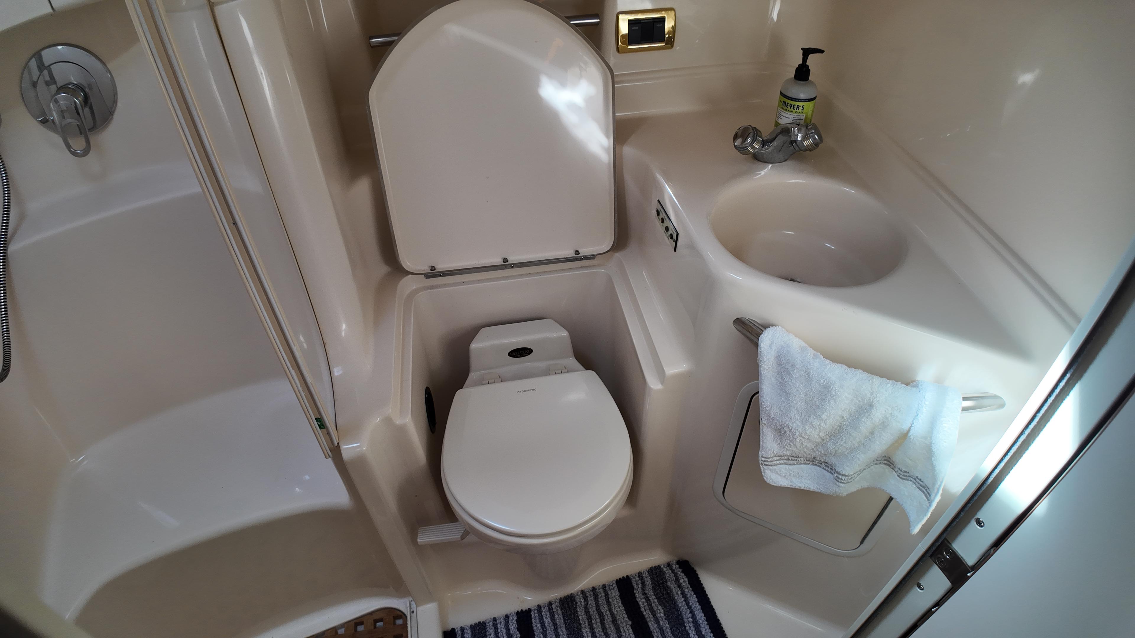 2001-sea-ray-380-sundancer-power-9690157-20250221085344645-1_XLARGE
