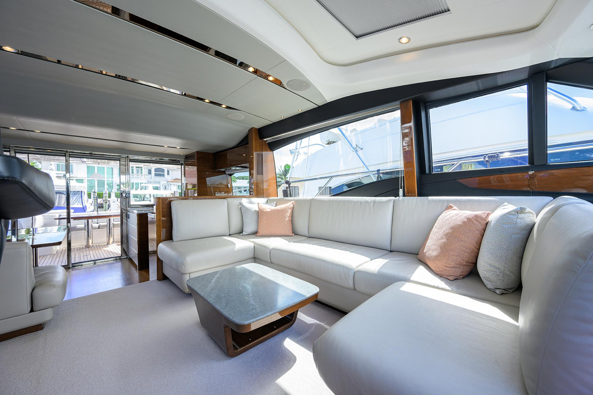 Princess S65 Gallant Lady - Salon