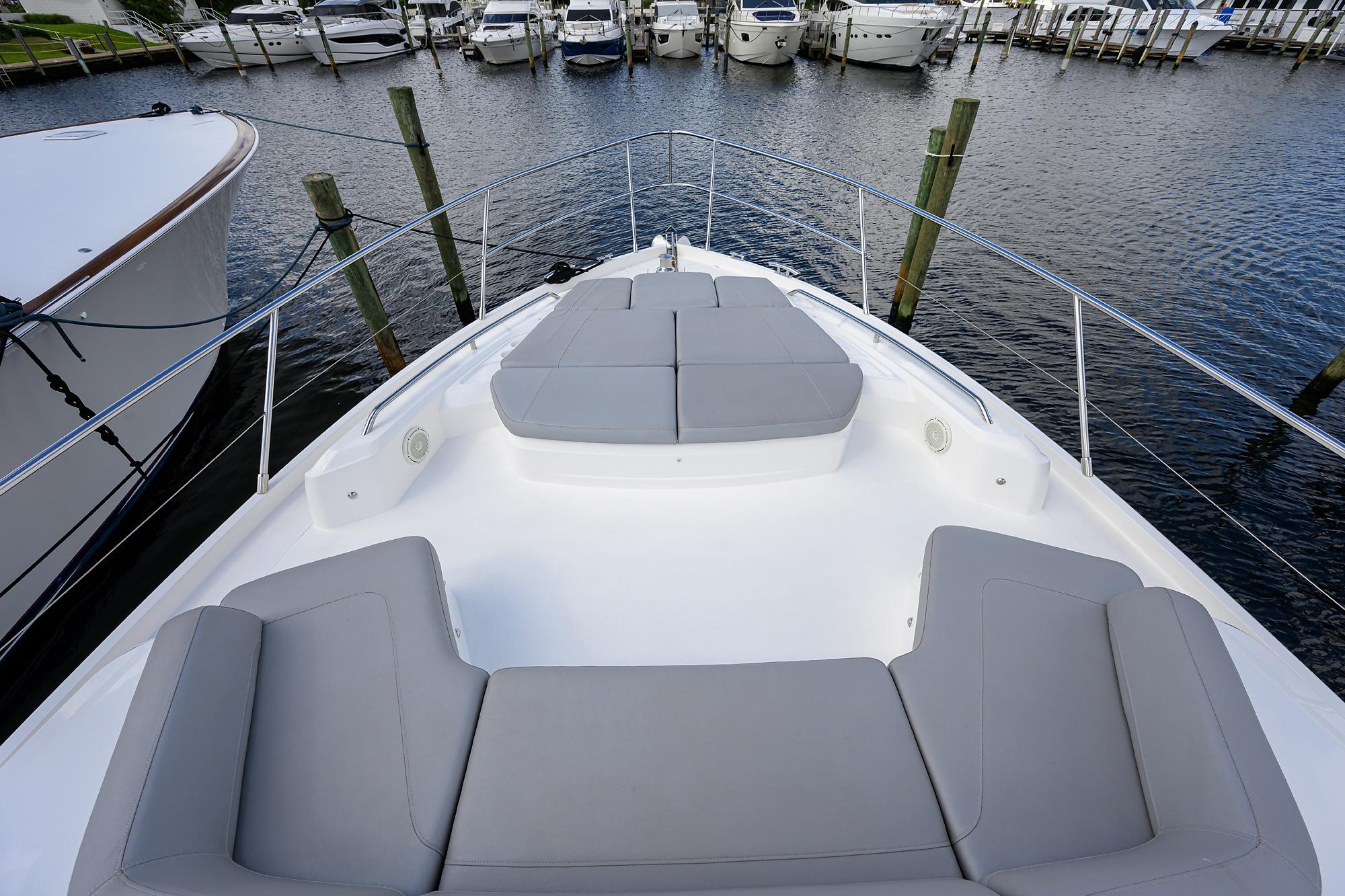 Princess S65 Gallant Lady - Bow