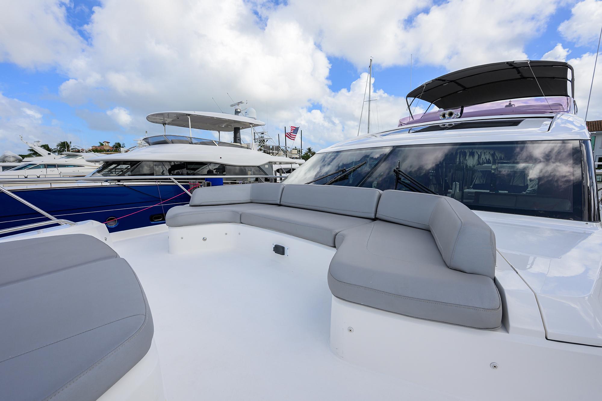 Princess S65 Gallant Lady - Bow