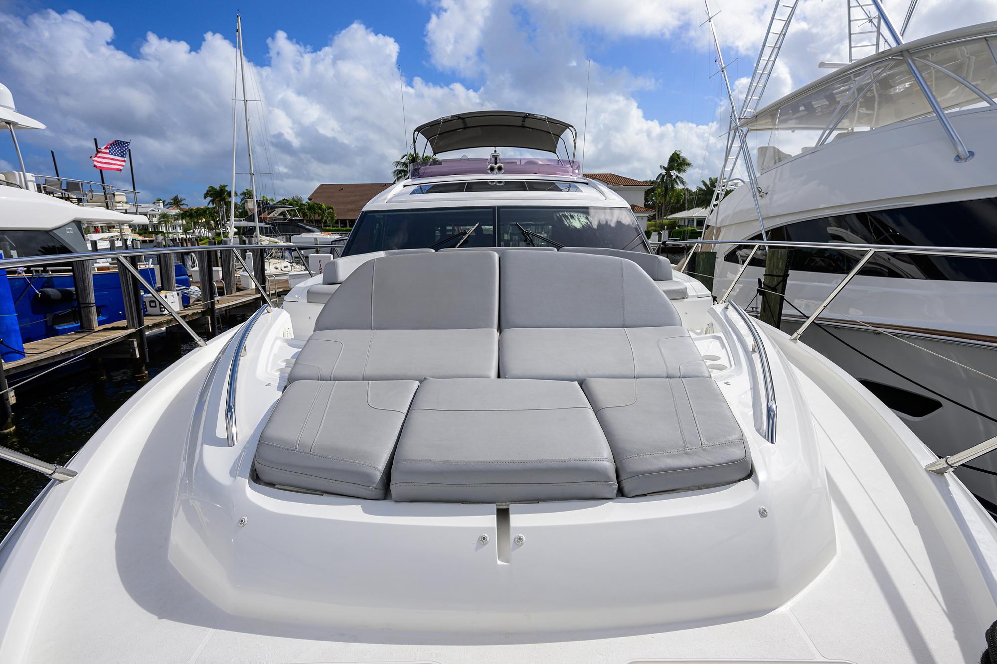 Princess S65 Gallant Lady - Bow