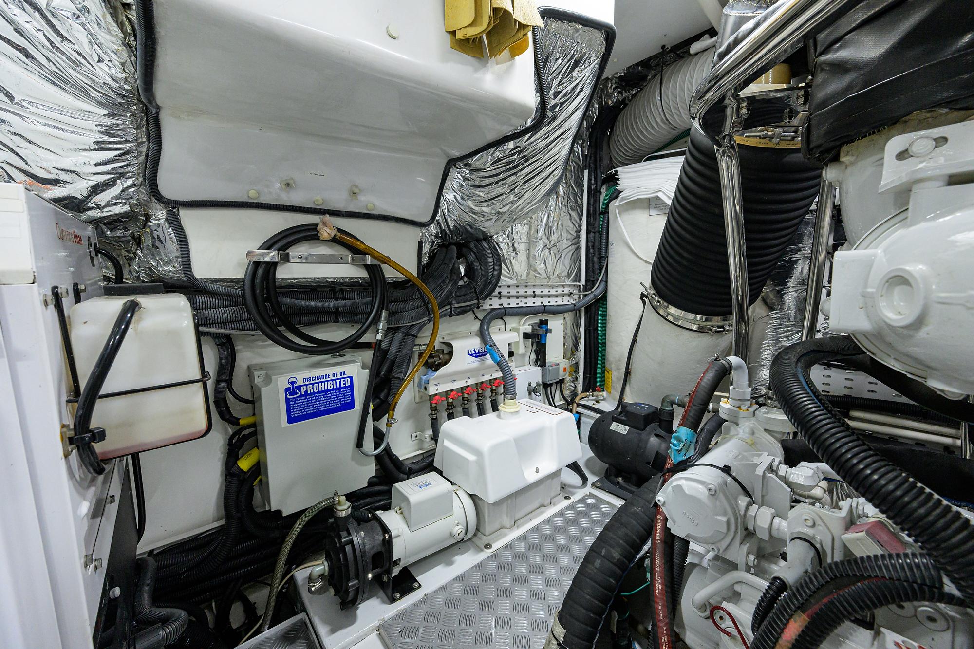 Princess S65 Gallant Lady - Engine Room