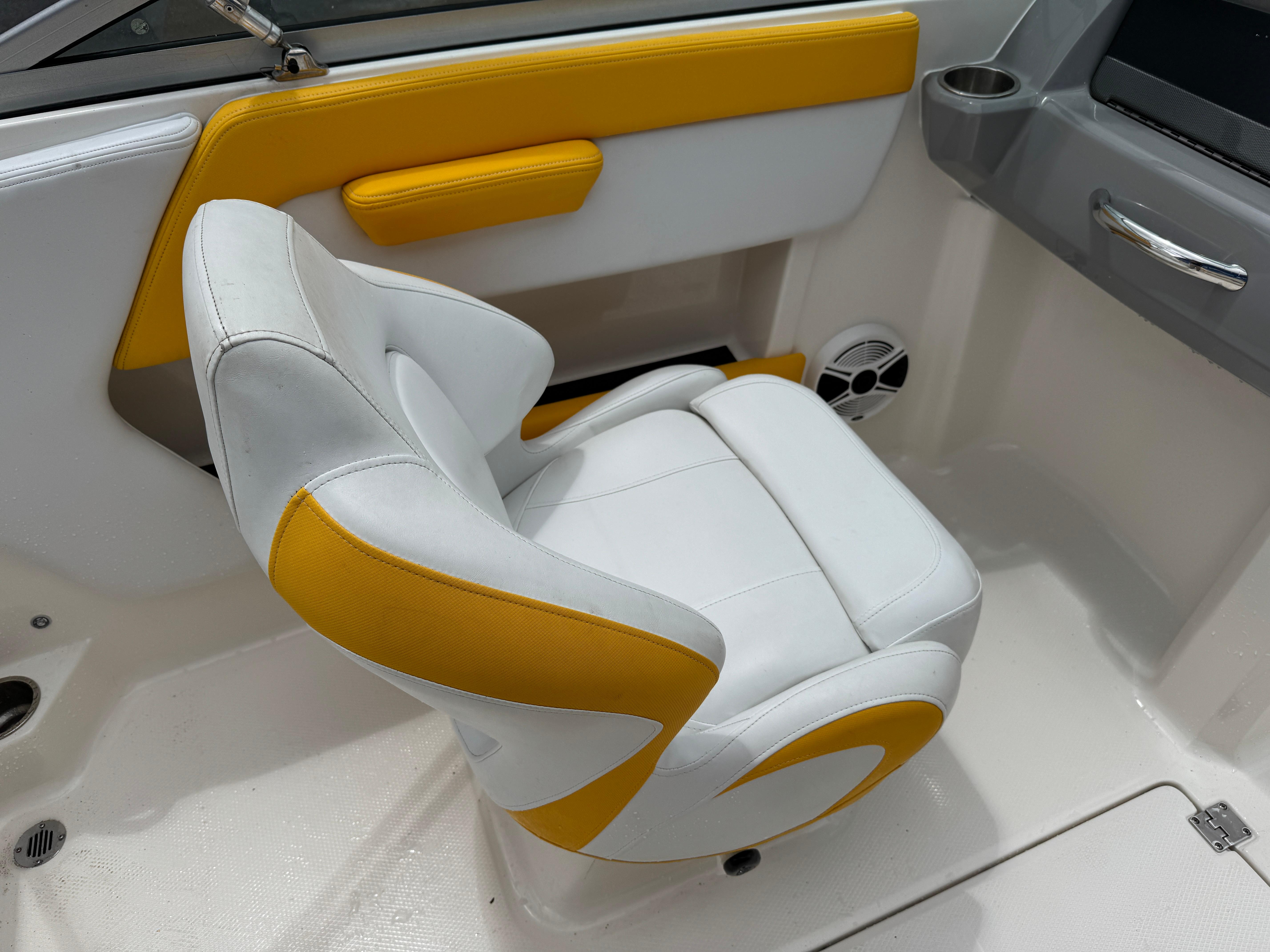 2014-chaparral-21-sport-h2o-power-9830159-20250606133719281-1_xlarge