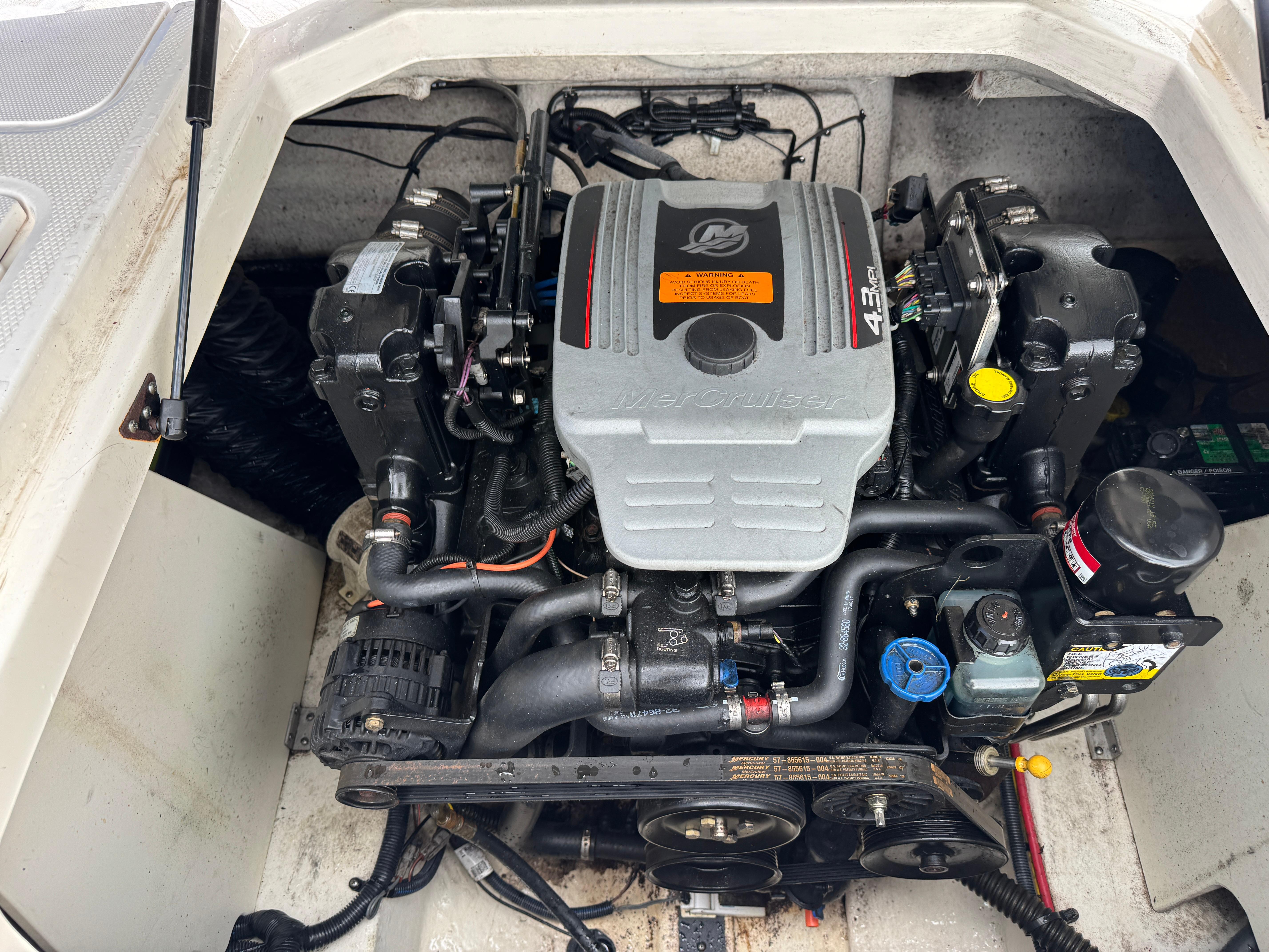 2014-chaparral-21-sport-h2o-power-9830159-20250606133751488-1_xlarge