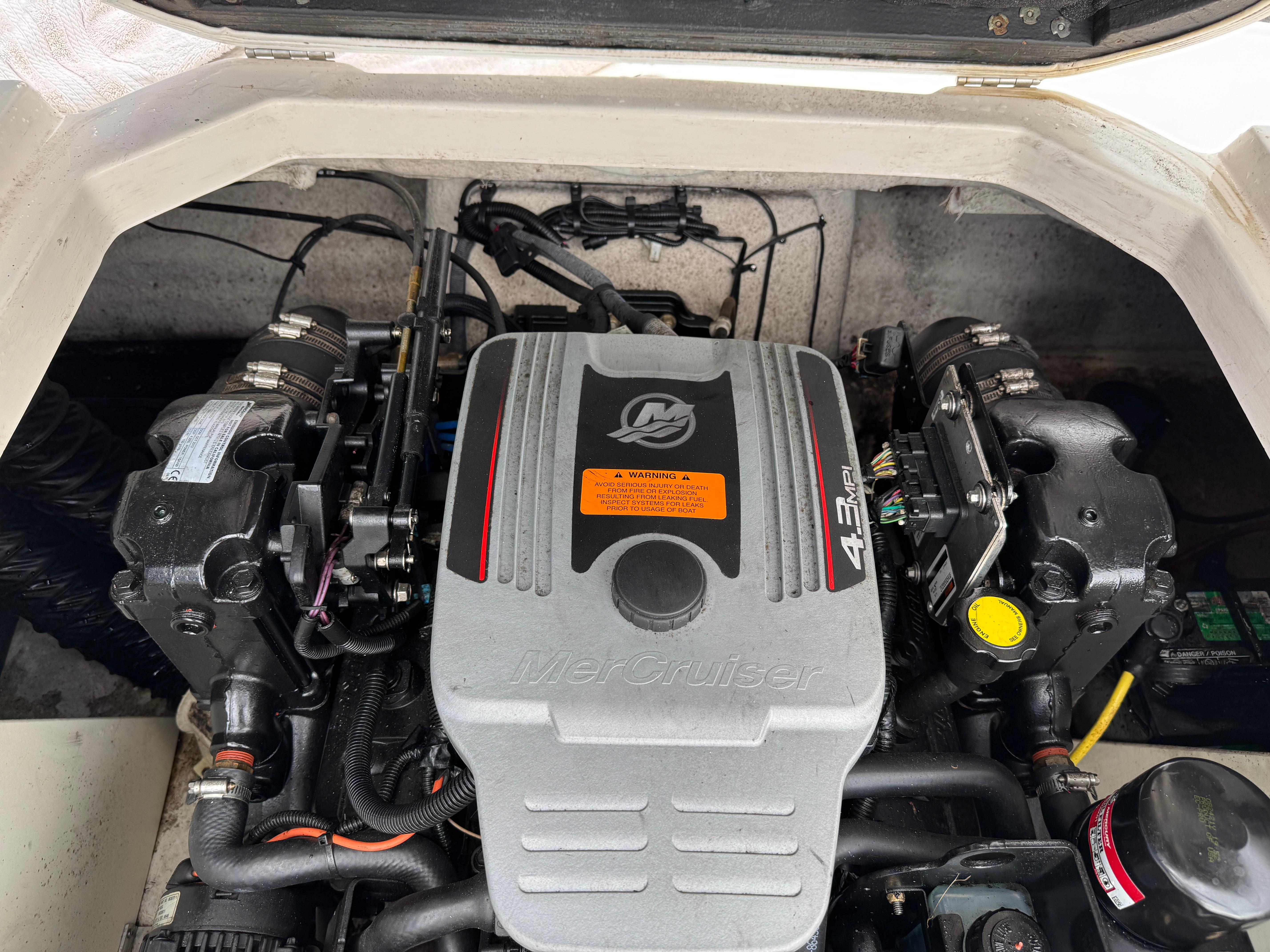 2014-chaparral-21-sport-h2o-power-9830159-20250606133755591-1_xlarge